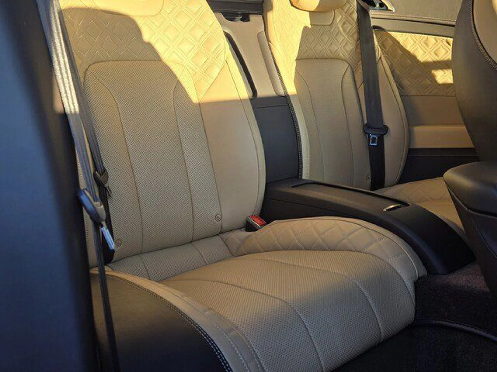 mph036_2438169635_863fa01ee088c4e07175f6926c4e73bbx_056e508897