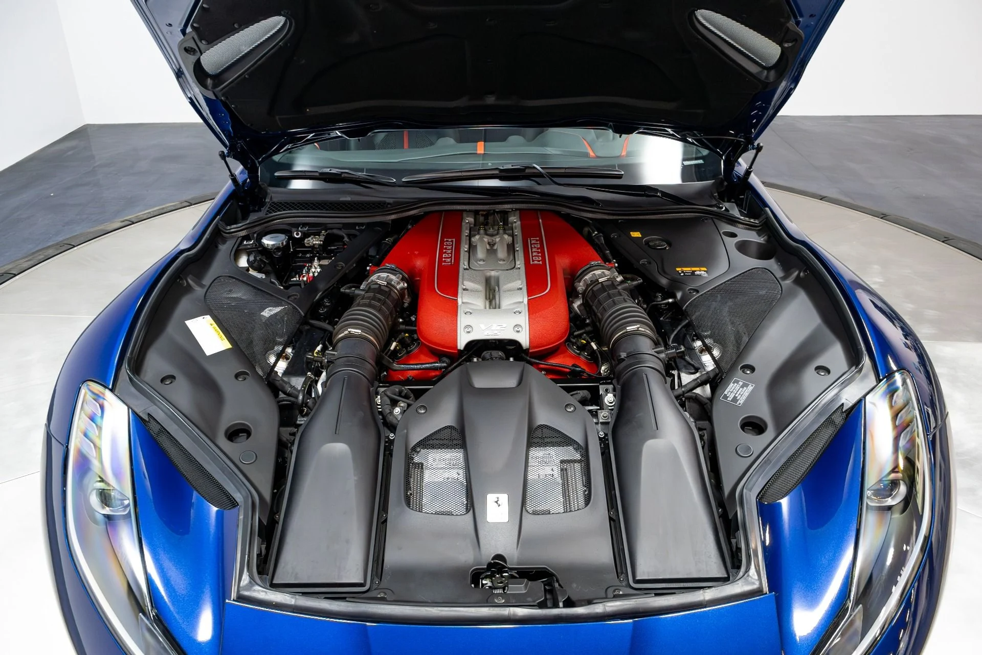 mph036_2442910520_Used_2019_Ferrari_812_Superfast_1774911934_7d646ba929