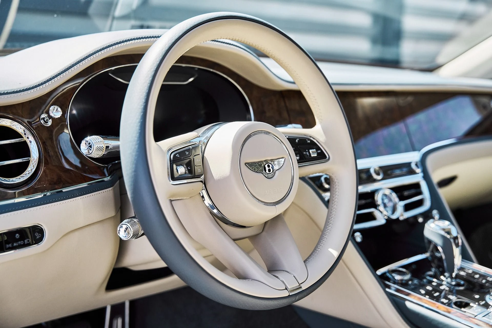 mph036_2456522697_Used_2022_Bentley_Flying_Spur_W12_1781229035_8ba1db23ee