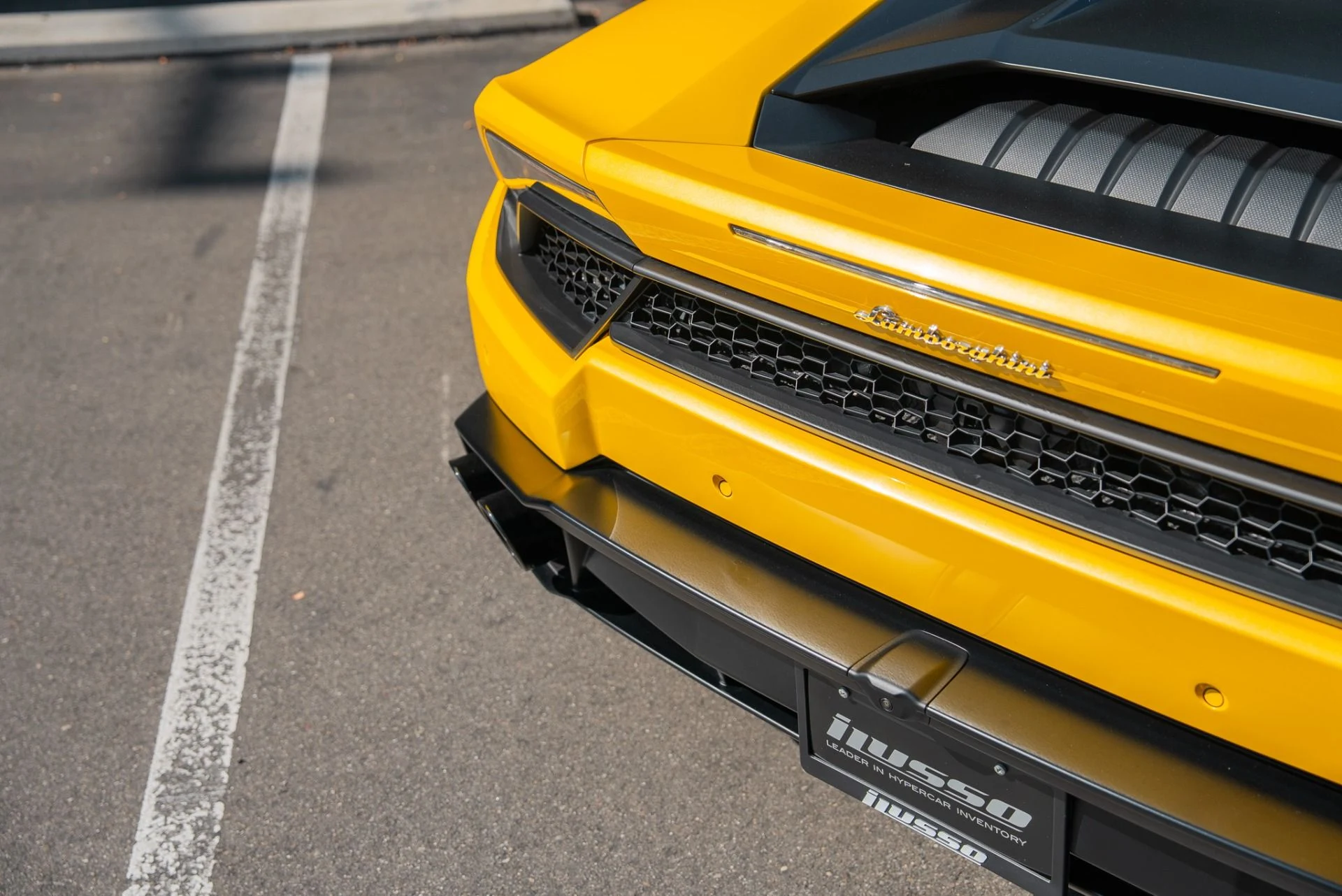 mph036_2460411224_Used_2018_Lamborghini_Huracan_LP_580_2_1762289056_f6e7b9a32e