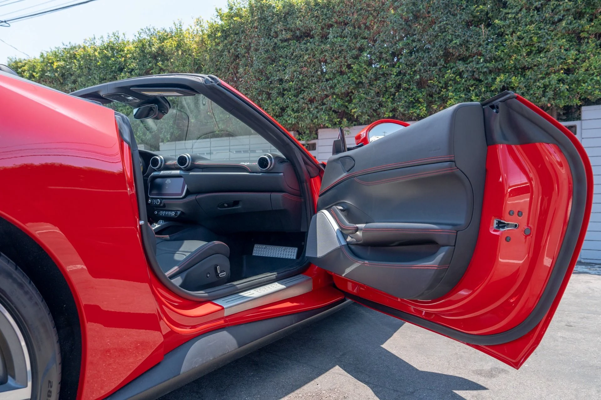 mph036_2464639717_Used_2022_Ferrari_Portofino_M_1754671906_83404501f9