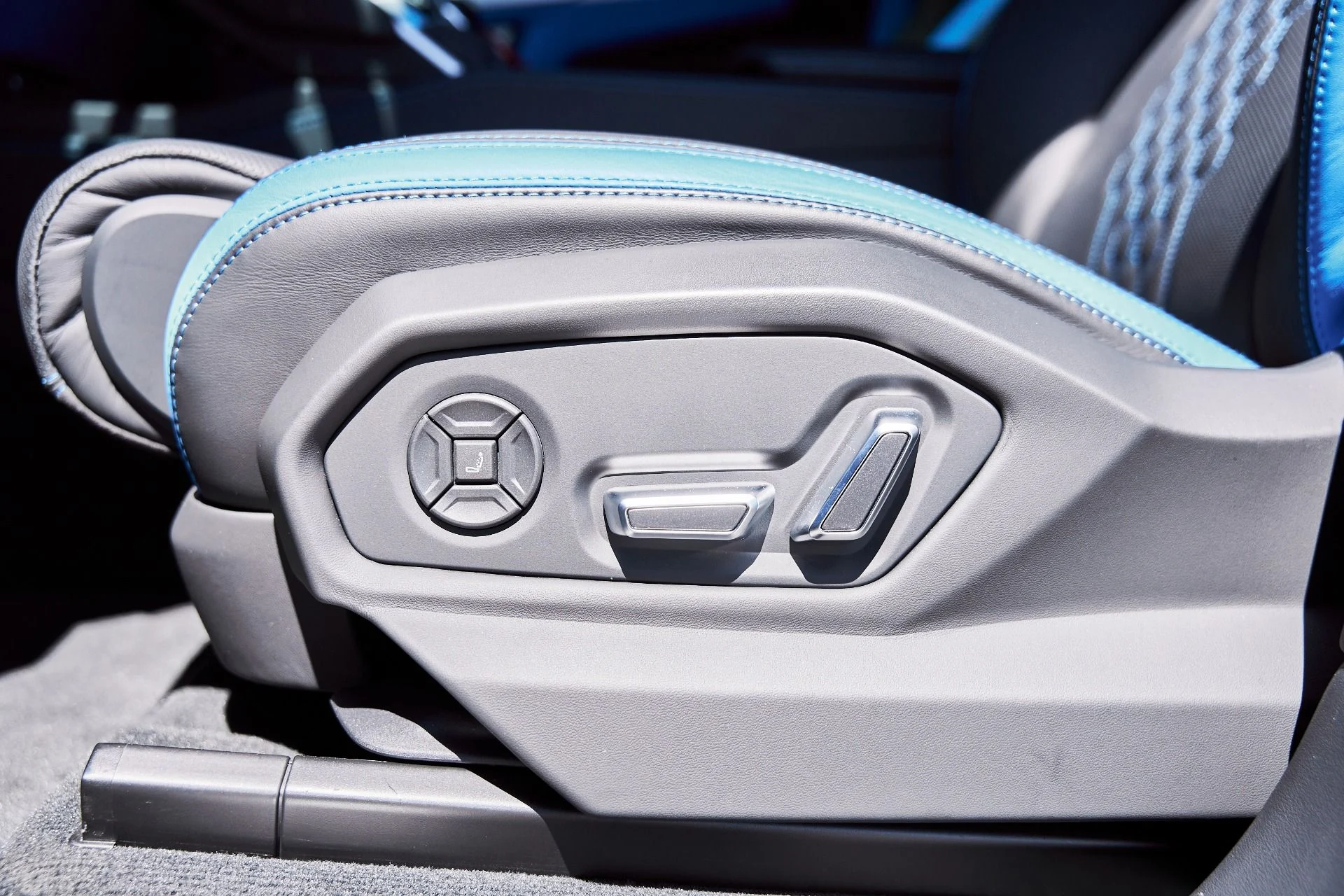 mph036_2467627083_Used_2024_Lamborghini_Urus_S_1775866746_8ad19e8e8b