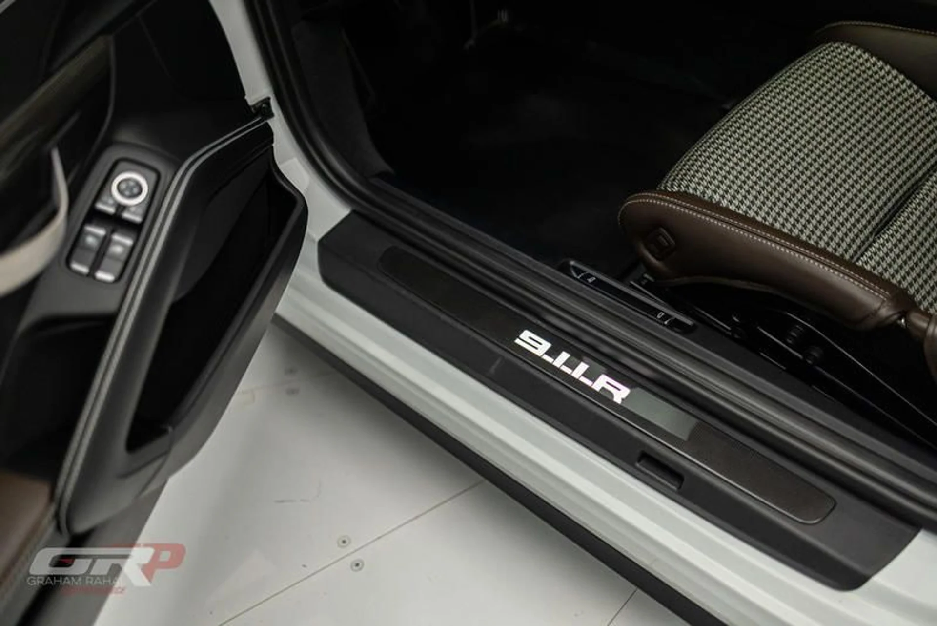 mph036_2481320254_75_CB_0_F45_CB_5_B_4_CCA_9762_DEC_400_B860_EE_278d7b87be