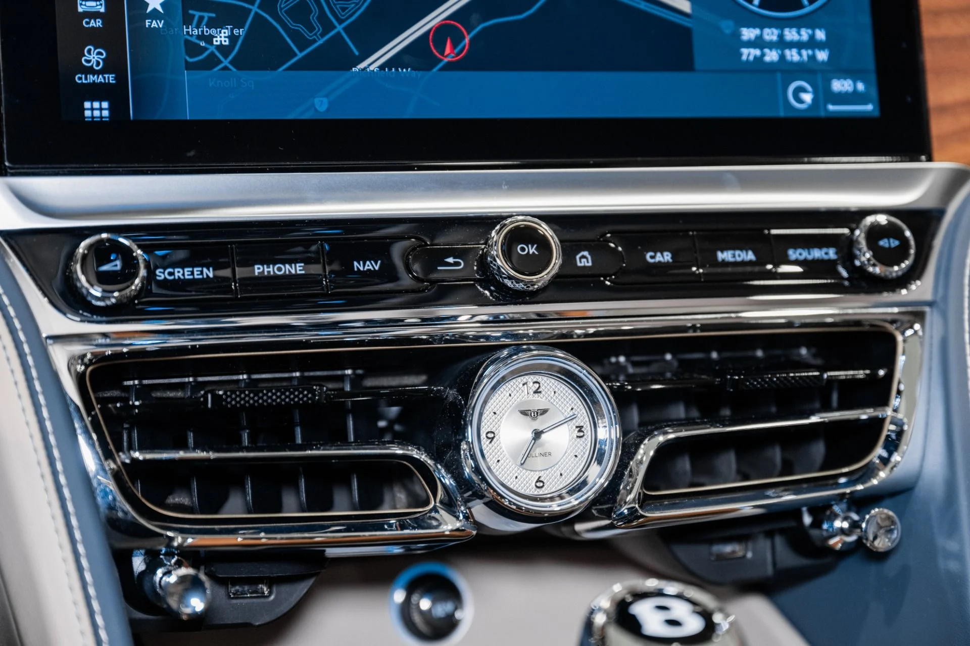 mph036_2482815931_Used_2023_Bentley_Flying_Spur_1772469545_5375af992d