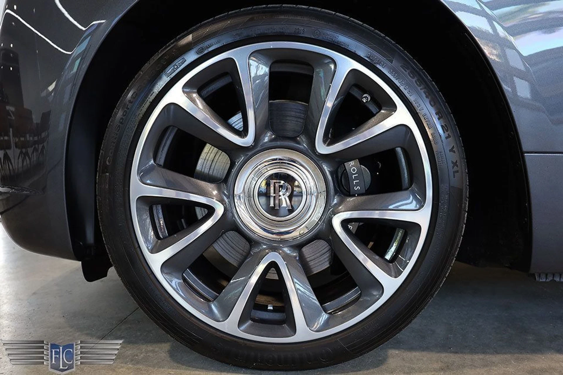 mph036_2485469187_used_2019_rolls_royce_wraith_coupe_9689_22263215_37_1024_fa837b710d