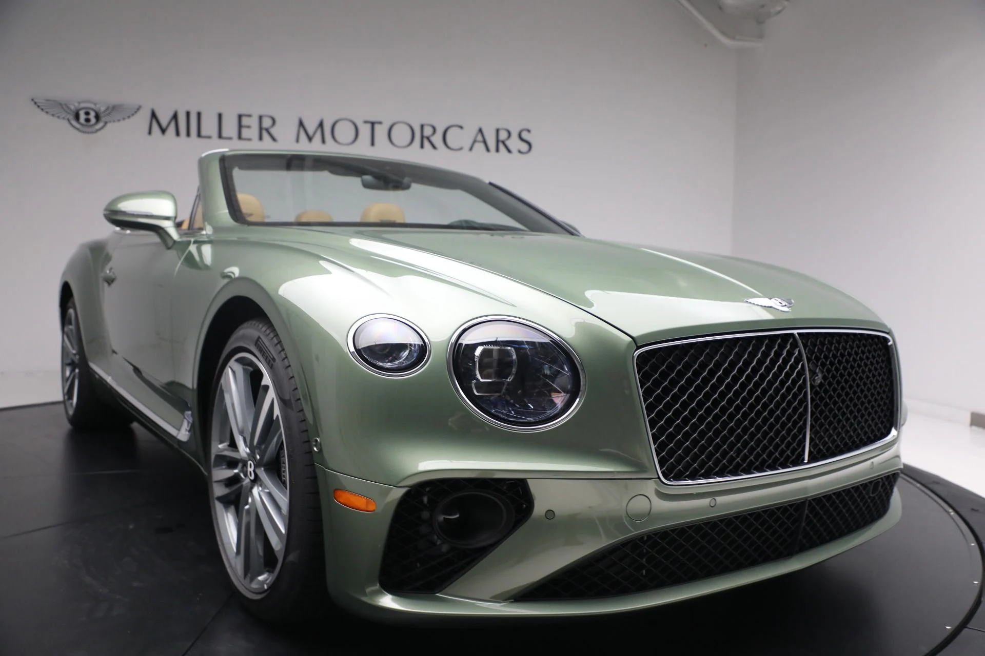 mph036_2487800674_New_2024_Bentley_Continental_GTC_V8_18811426c0