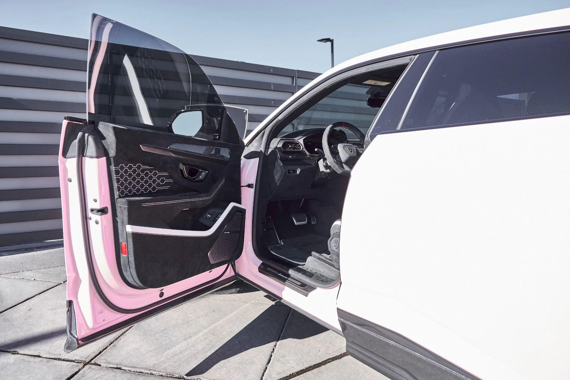 mph036_2491552414_Used_2024_Lamborghini_Urus_Performante_1767667971_d6de579997