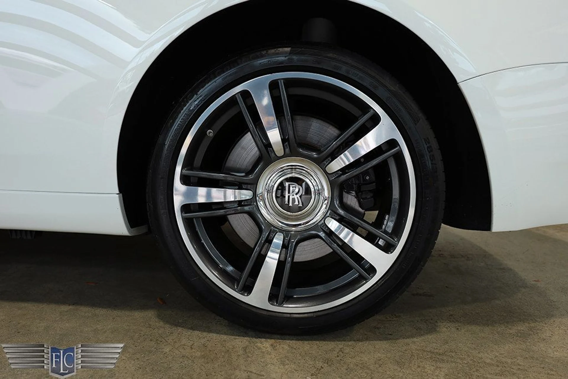 mph036_2492277096_used_2015_rolls_royce_wraith_2drcoupe_9689_22975127_37_1024_f926b5f656
