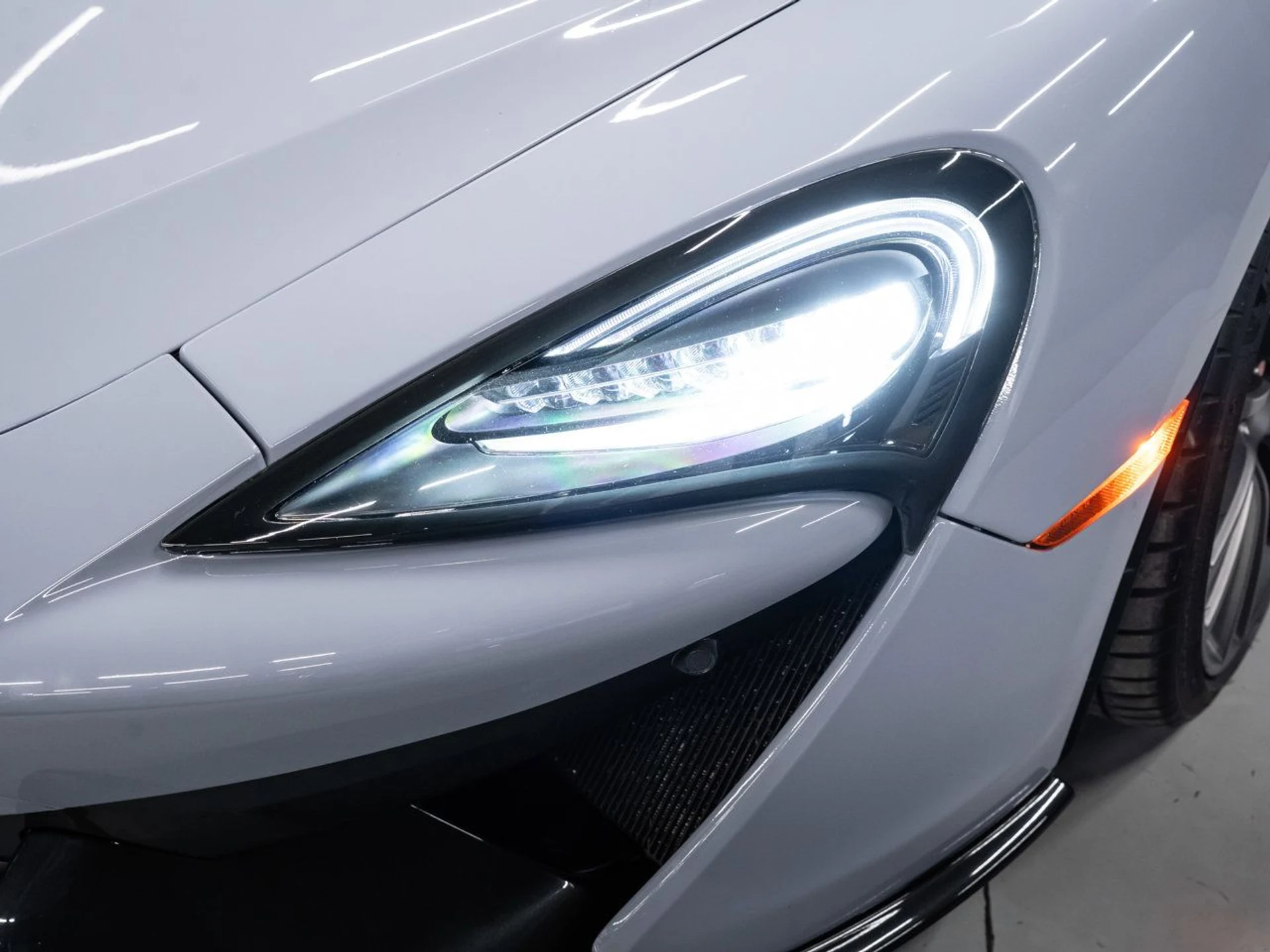 mph036_249567849_mclaren_570s_2017_125484fbe8