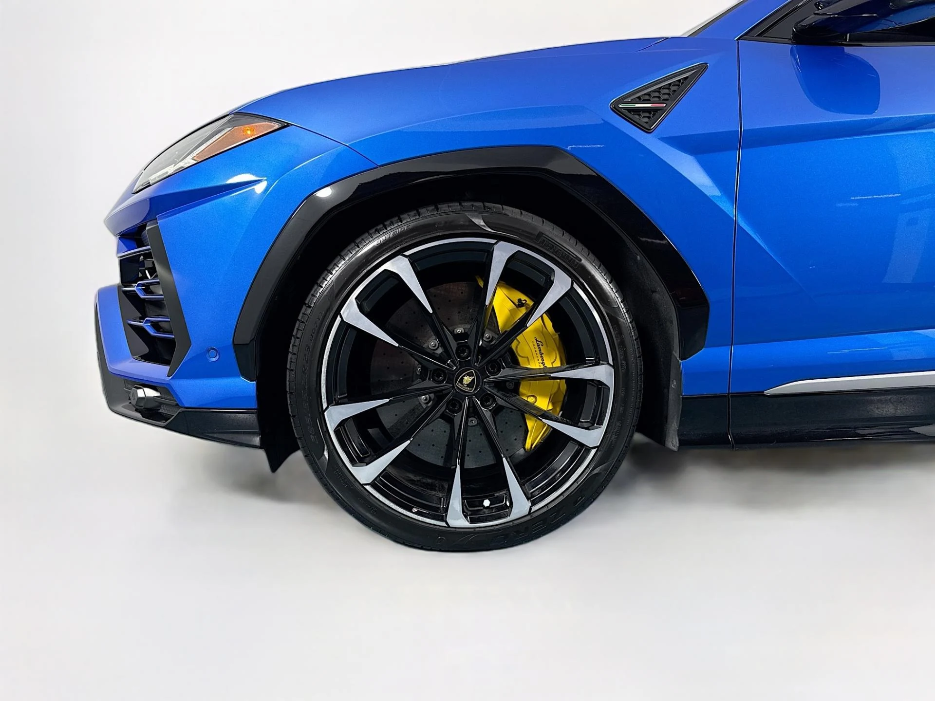mph036_2511143341_Used_2021_Lamborghini_Urus_1783027581_0c46d6ffac