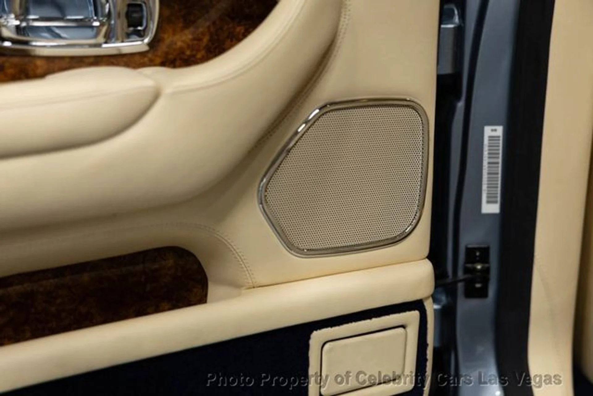 mph036_2511493257_used_2002_rolls_royce_silver_seraph_lastofline1of120forus170totalworldwide_9707_23079302_41_640_dac43d989b