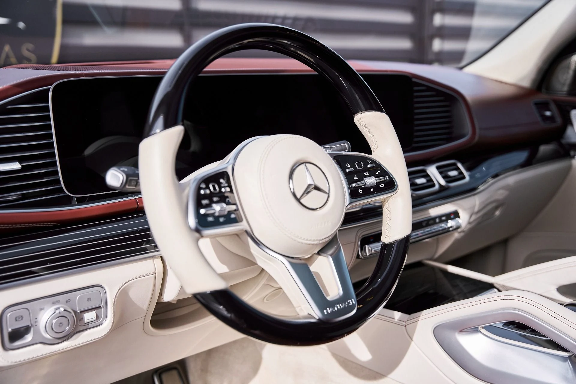 mph036_25137398_Used_2022_Mercedes_Benz_GLS_Maybach_GLS_600_1769655620_5c64e3322a