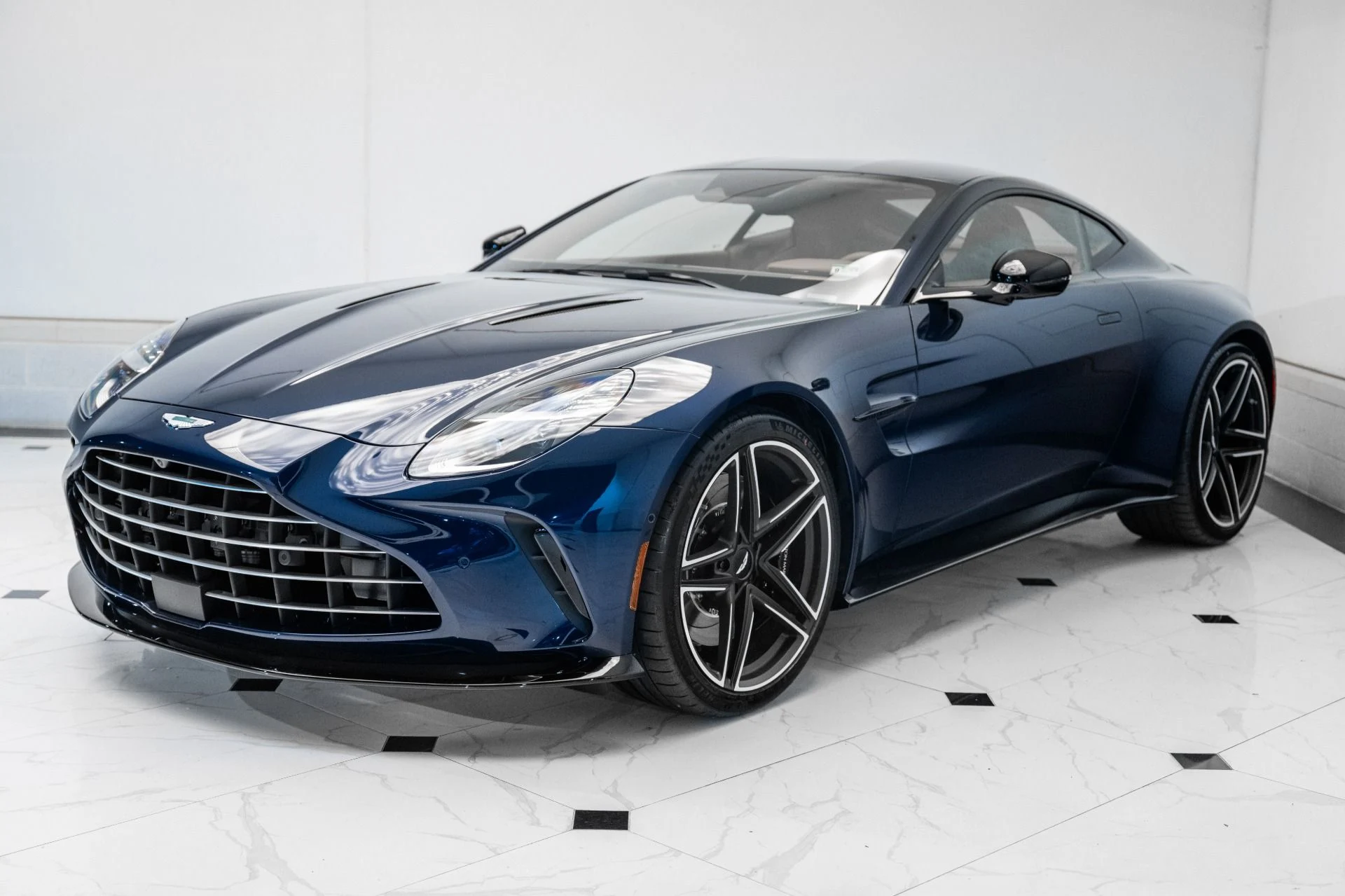 mph036_2529081203_New_2026_ASTON_MARTIN_VANTAGE_1759243628_87dd22b219