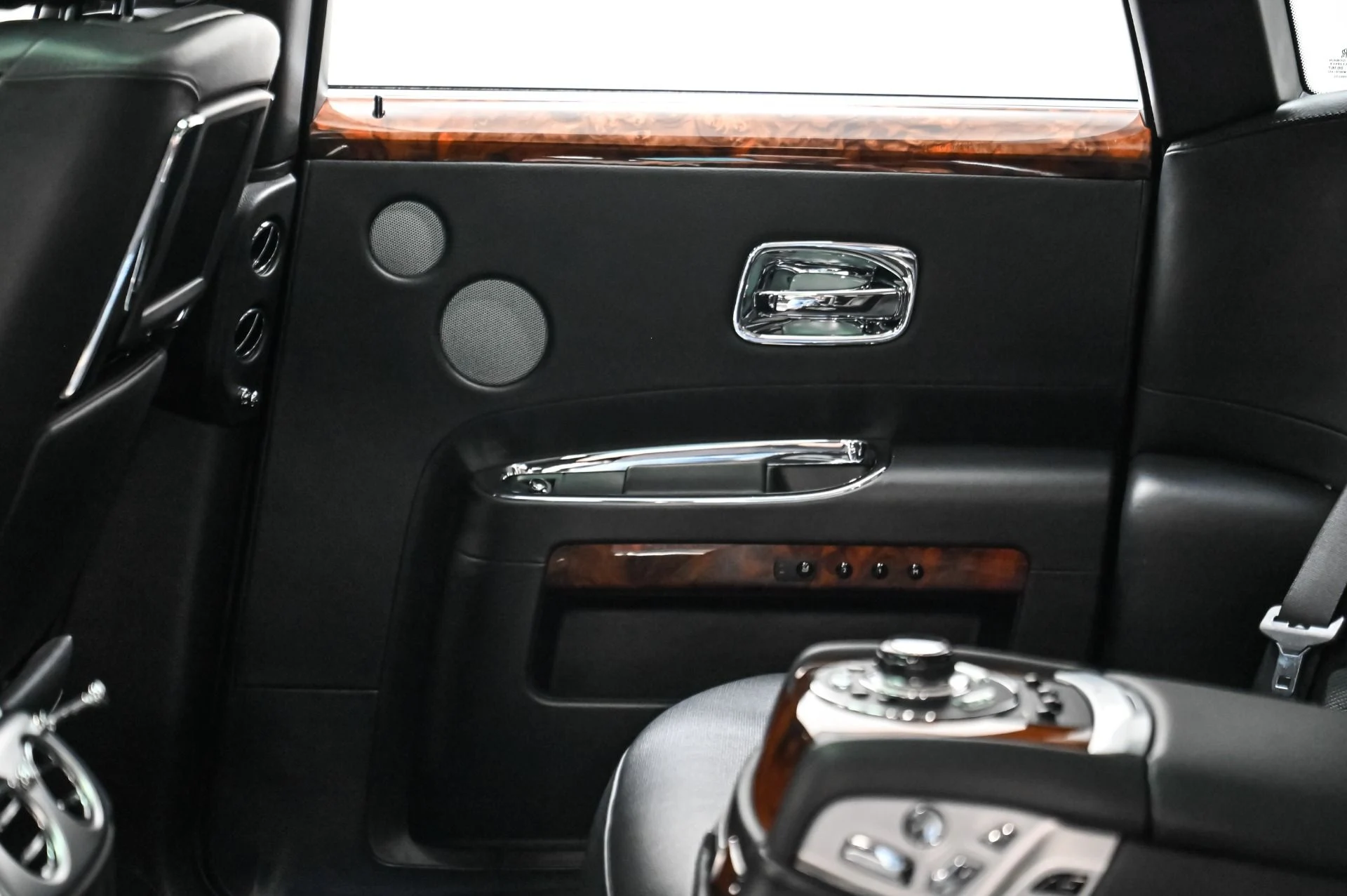 mph036_2530302029_Used_2012_Rolls_Royce_Ghost_1757528739_dc8ca2f5a2