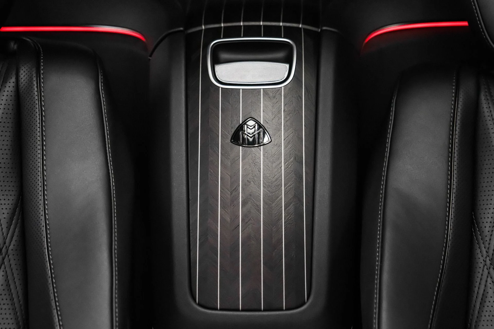 mph036_2534416013_Used_2025_Mercedes_Benz_Mercedes_Maybach_GLS_600_4_MATIC_1762198640_95e8acfbd4