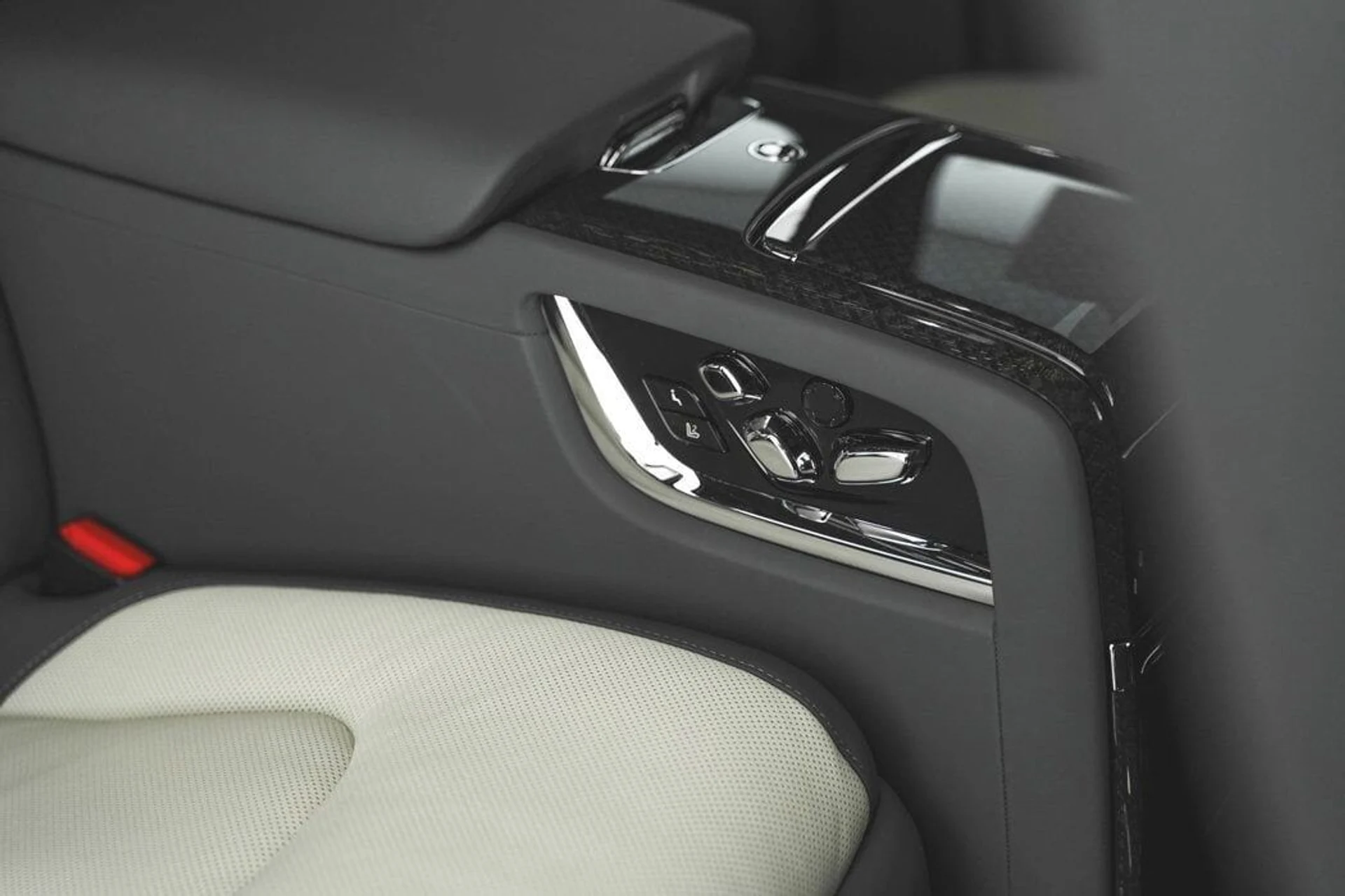 mph036_2539244243_02e91df4e43e5d3c3e52f49ee367878ex_6cf6520e10