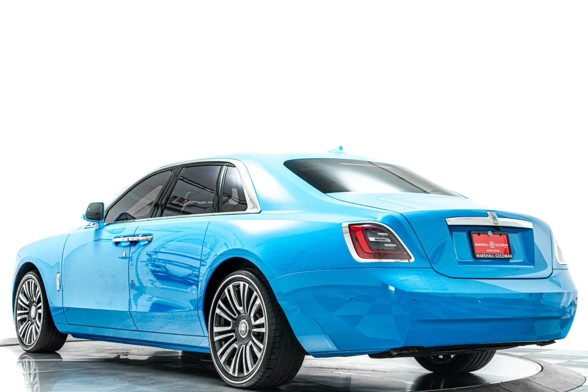 mph036_25509828_Used_2023_Rolls_Royce_Ghost_Special_Order_Color_Commissioned_Collection_Interior_1789680360_3ba248d2c5