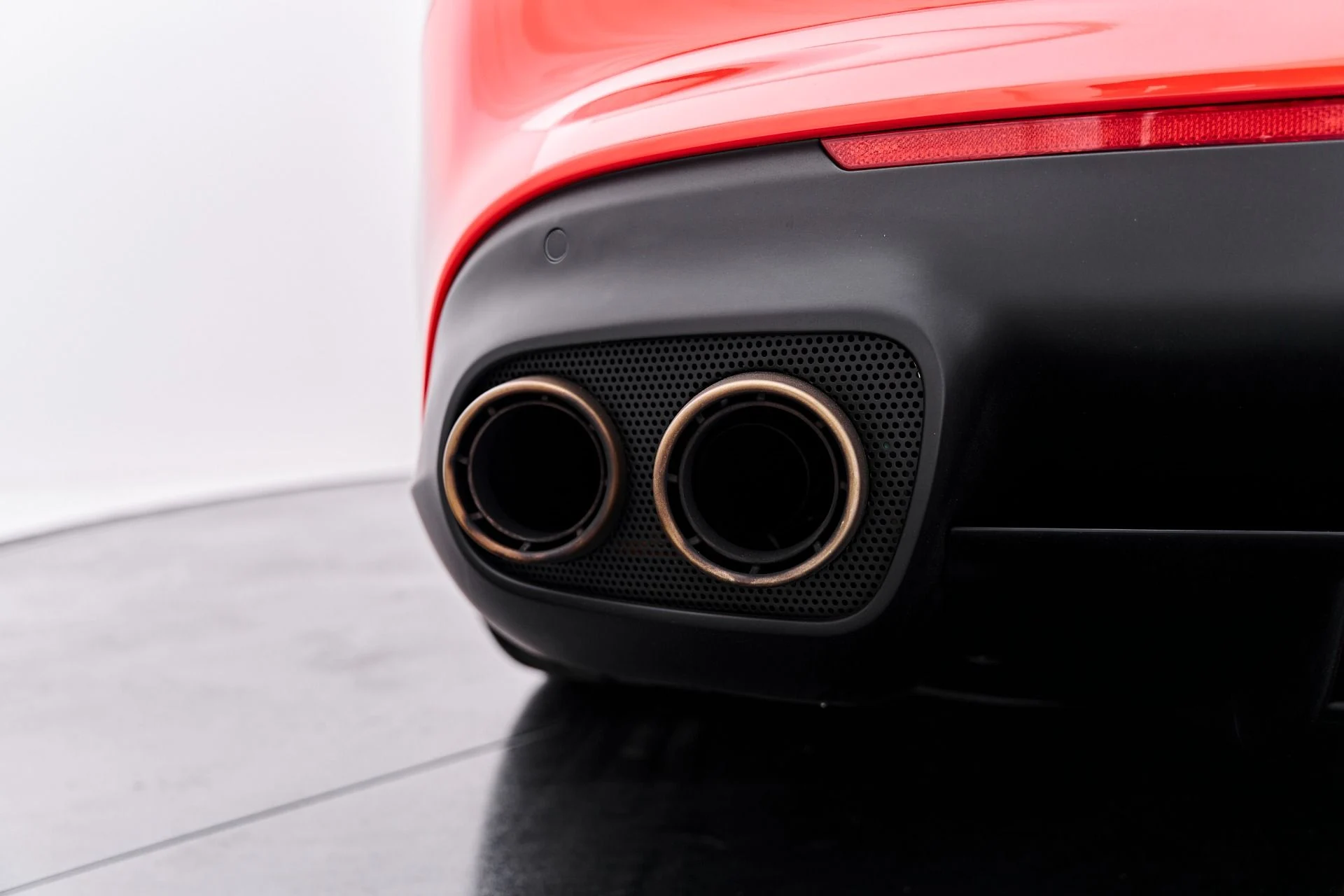 mph036_2551655014_Used_2016_Ferrari_F12_Berlinetta_1790987470_576b08f059