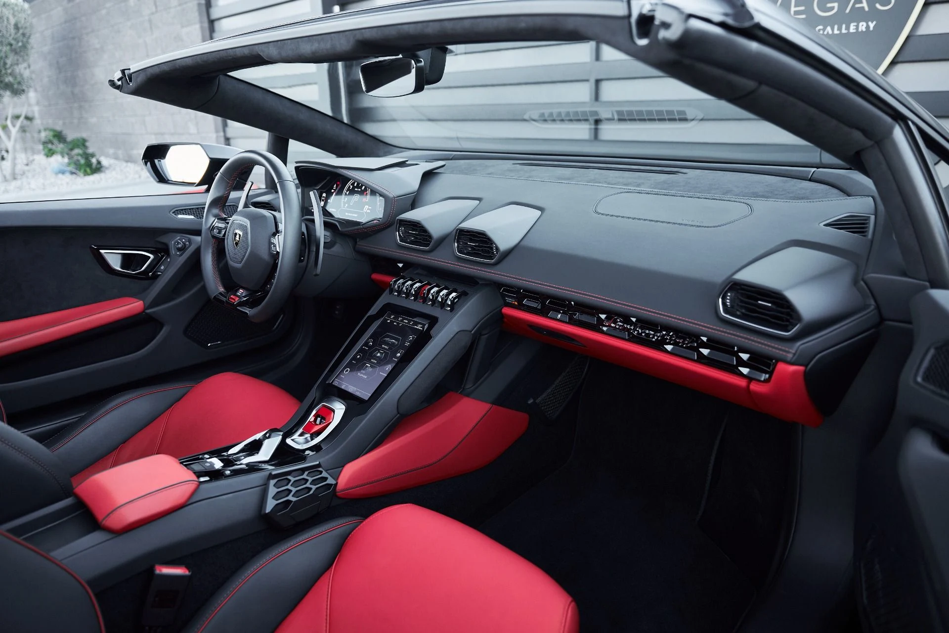 mph036_2551861205_Used_2024_Lamborghini_Huracan_EVO_Spyder_1766881368_3e2929f52f