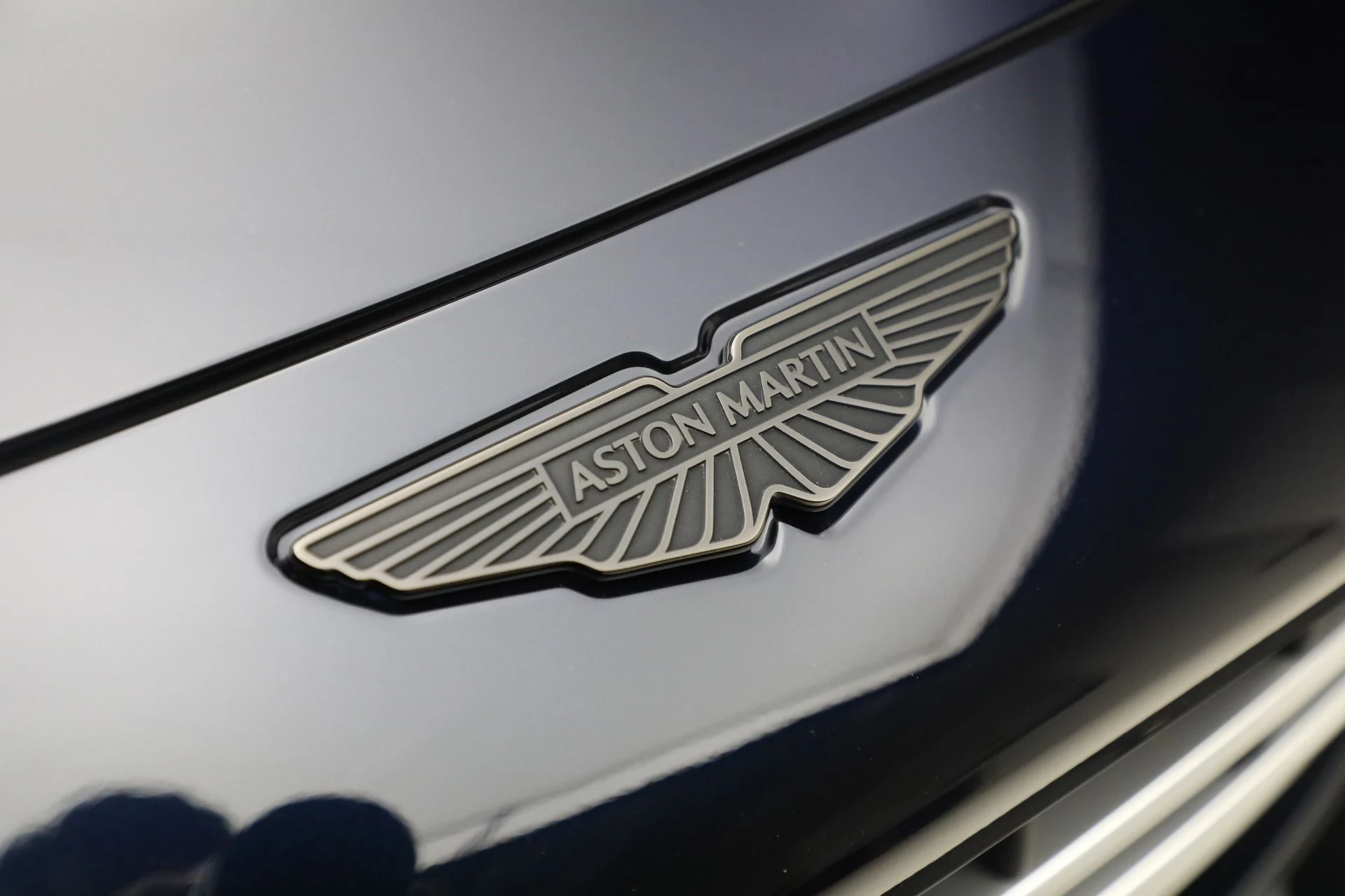 mph036_2554987253_New_2026_Aston_Martin_Vantage_Roadster_1762206612_61c64895e5