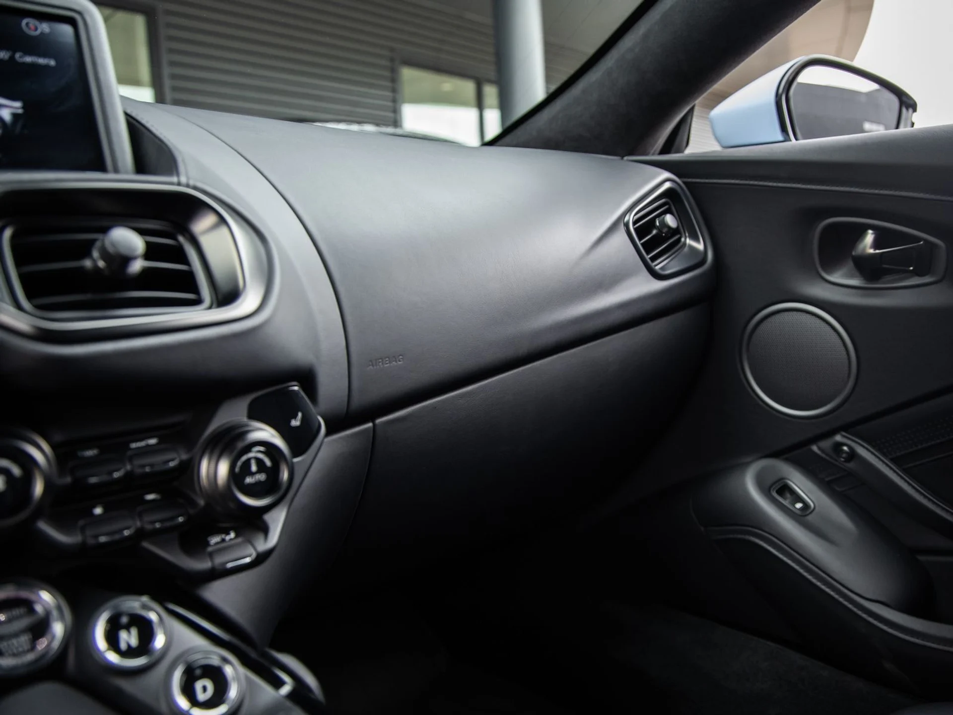 mph036_2569565039_37_7068ed6839