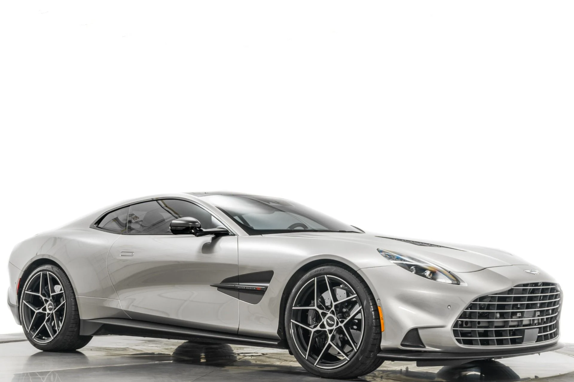 mph036_257258813_Used_2025_Aston_Martin_Vanquish_552_K_MSRP_Titanium_Exhaust_Interior_Carbon_Pack_1772219889_63f2f760e7