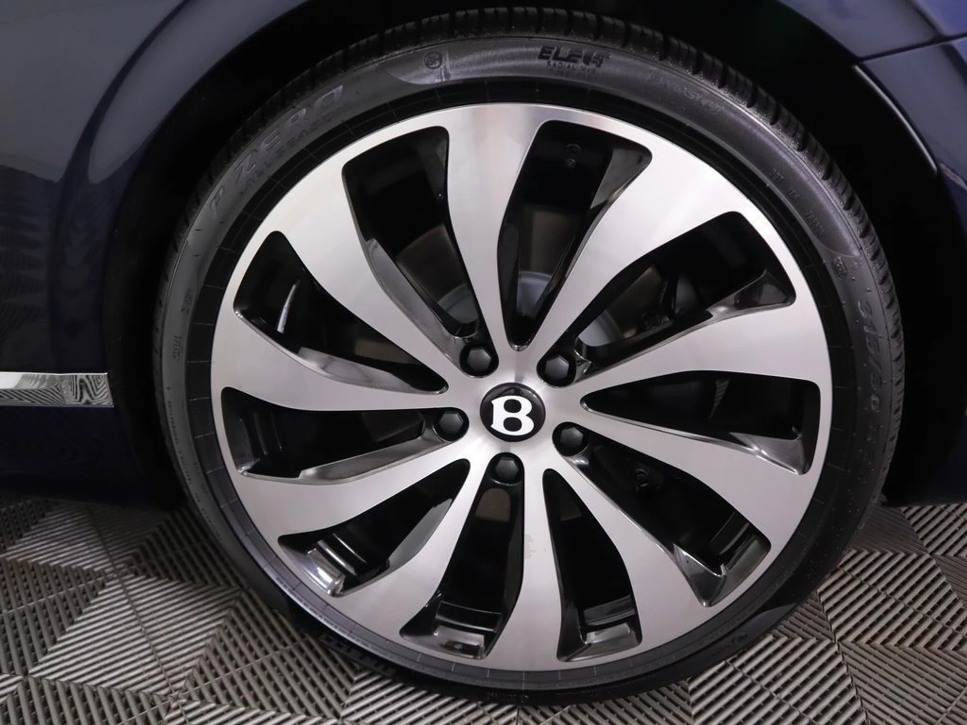 mph036_2573056680_new_2026_bentley_continental_gtc_8119_22981514_37_1024_cf237cb1c0