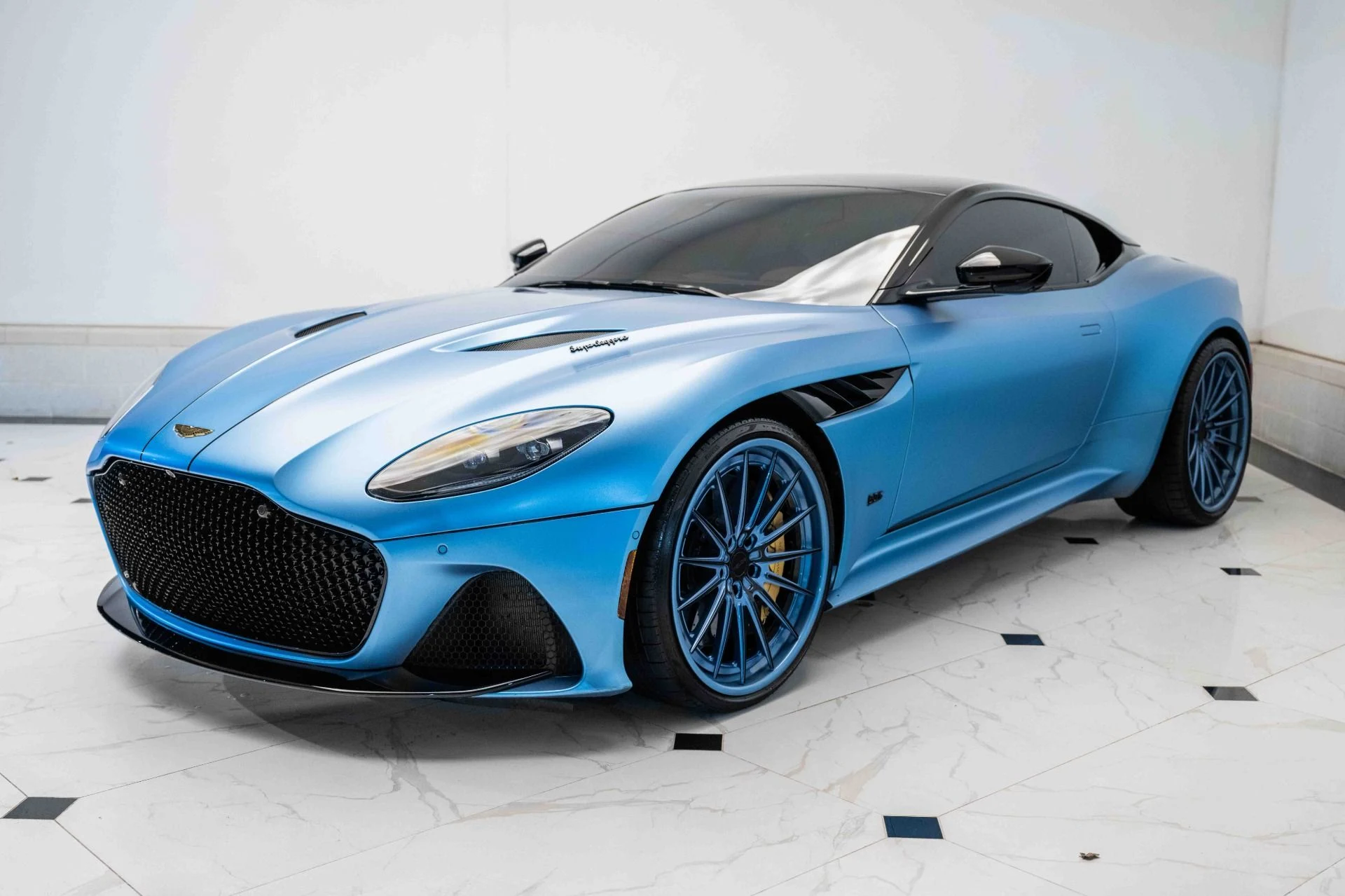 mph036_2574363965_Used_2019_Aston_Martin_DBS_Superleggera_1726670802_71db735a14
