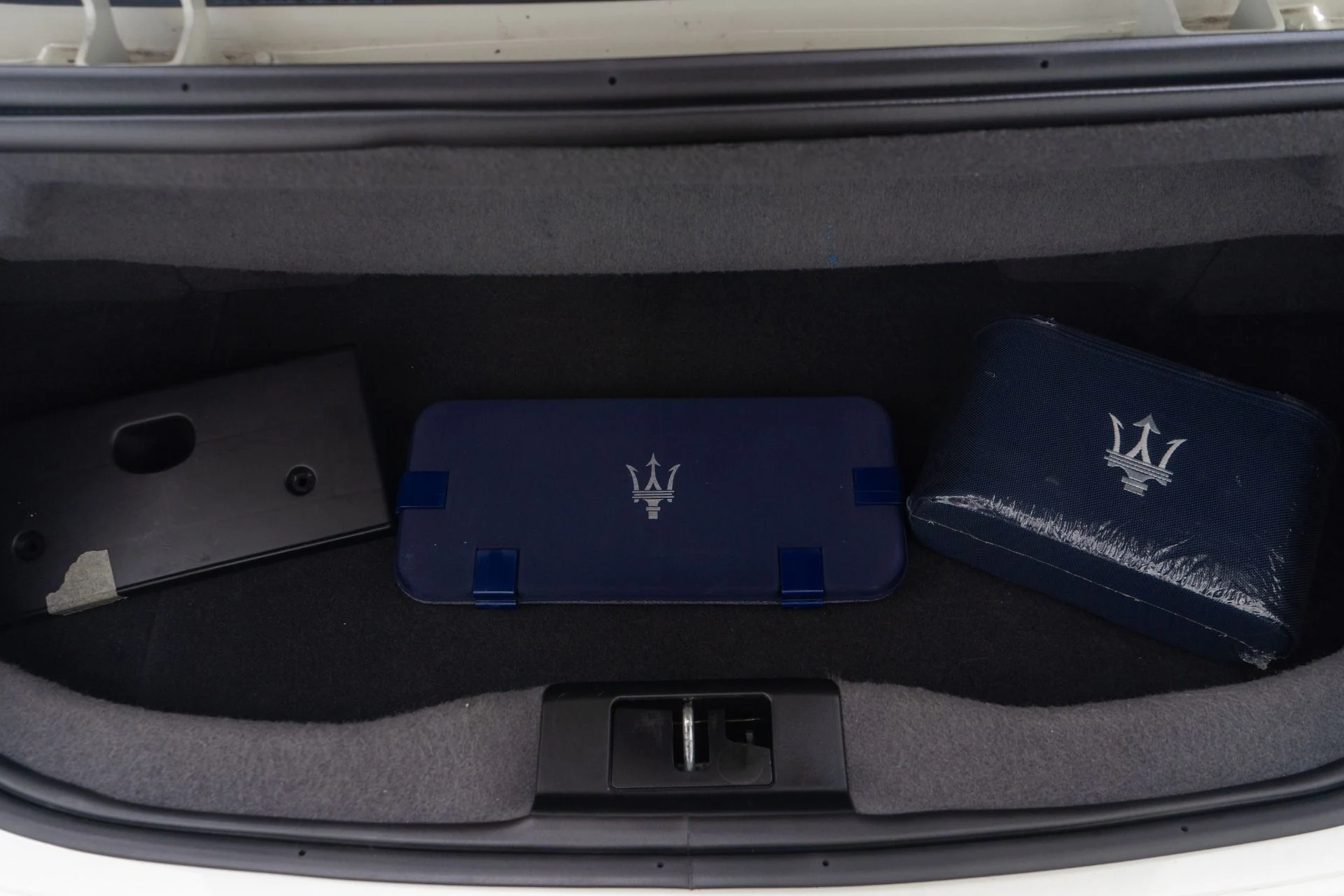 mph036_2577074873_Used_2012_Maserati_Granturismo_Sport_1756223132_02d160bf0c
