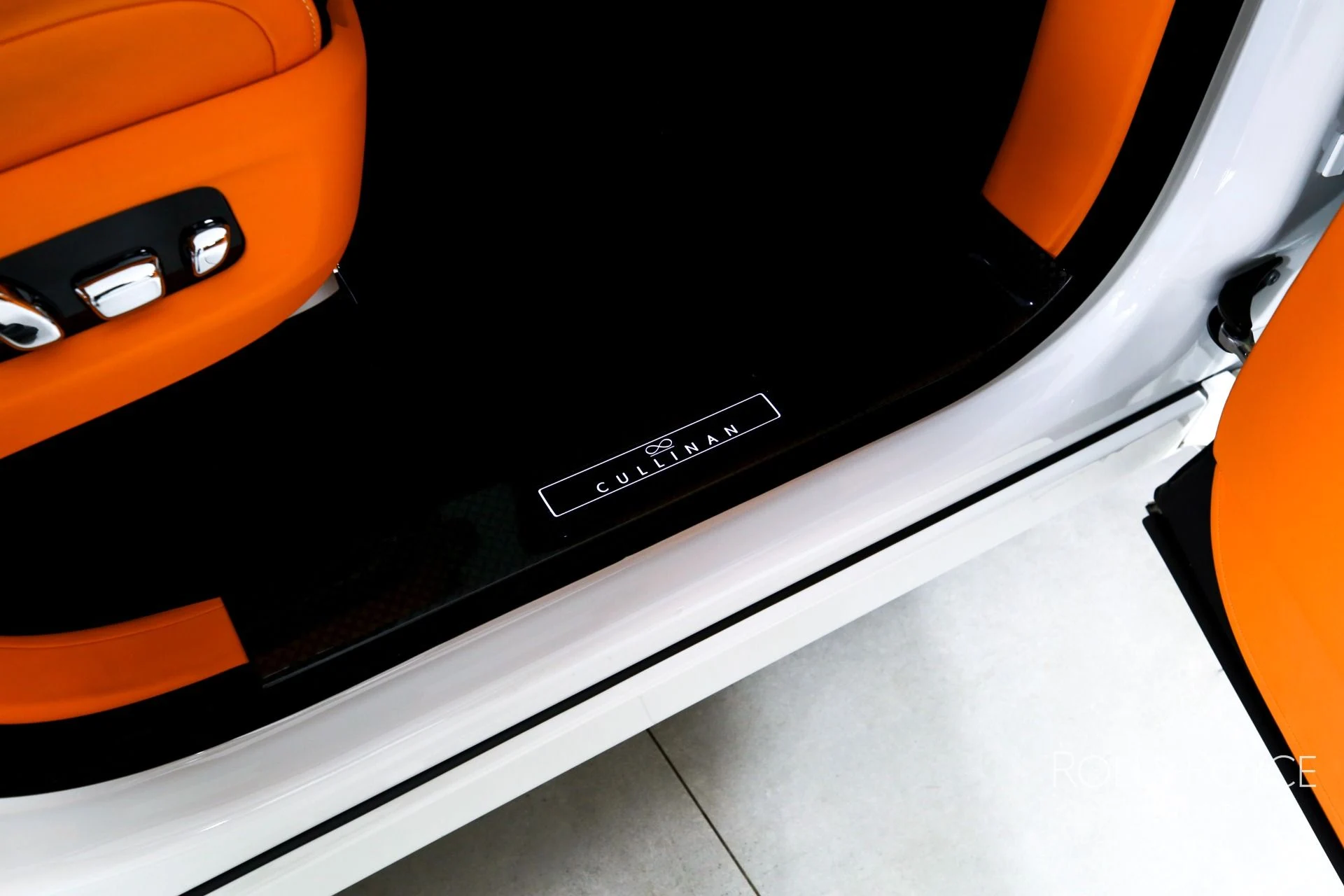 mph036_2577140351_Used_2025_Rolls_Royce_Black_Badge_Cullinan_1773240661_39bf20cbf4