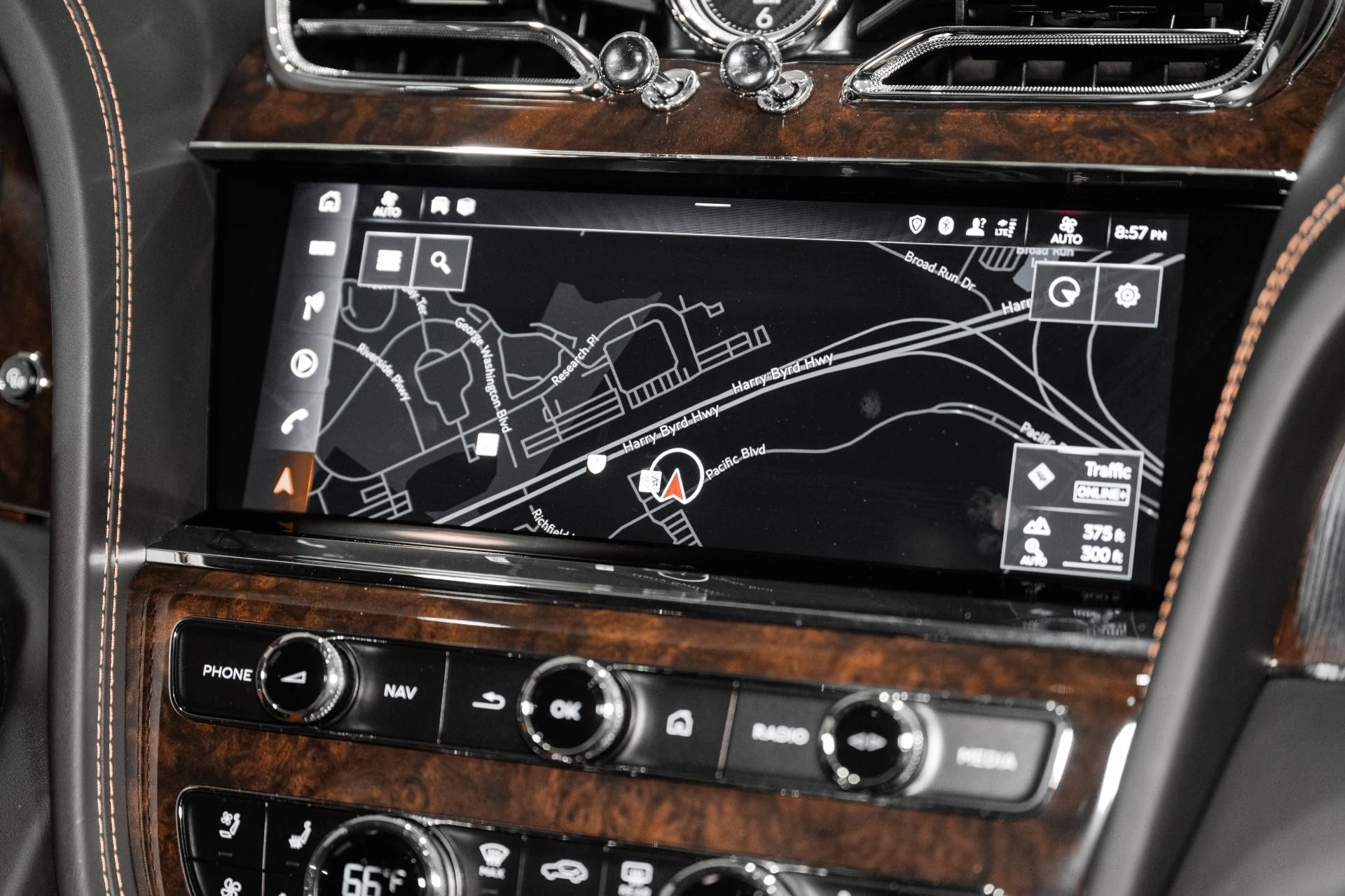 mph036_2581050080_Used_2022_Bentley_Bentayga_V8_1773164215_ef7ada6245