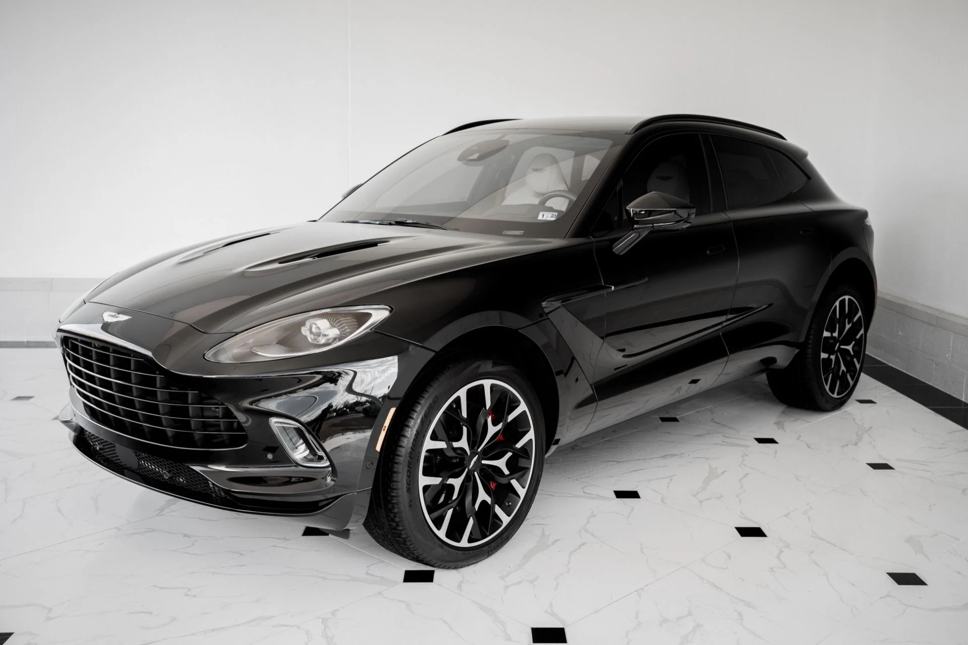 mph036_2585986275_Used_2022_Aston_Martin_DBX_550_1675796960_06ab790f22