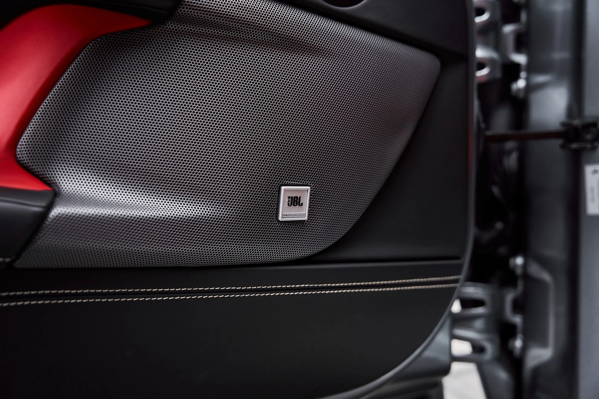 mph036_2591049542_Used_2020_Ferrari_GTC_4_Lusso_T_1766785906_fe506242d2