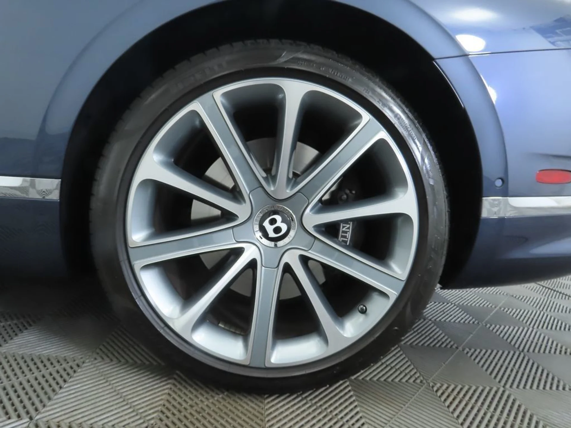 mph036_2594741307_used_2022_bentley_continental_gtmullinerconvertible_8119_22956704_37_1024_8f7a0a0ebc