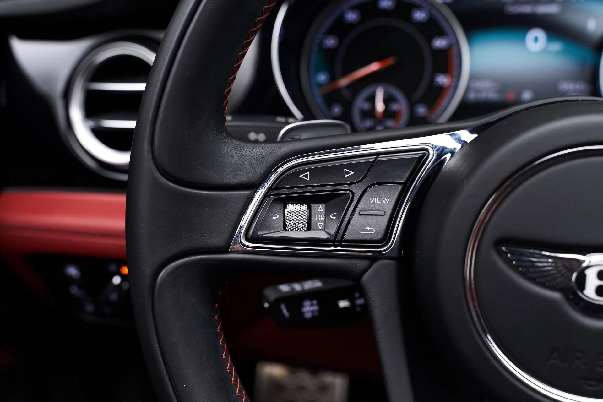 mph036_2618927987_Used_2017_Bentley_Bentayga_W12_1648839970_08123ff277