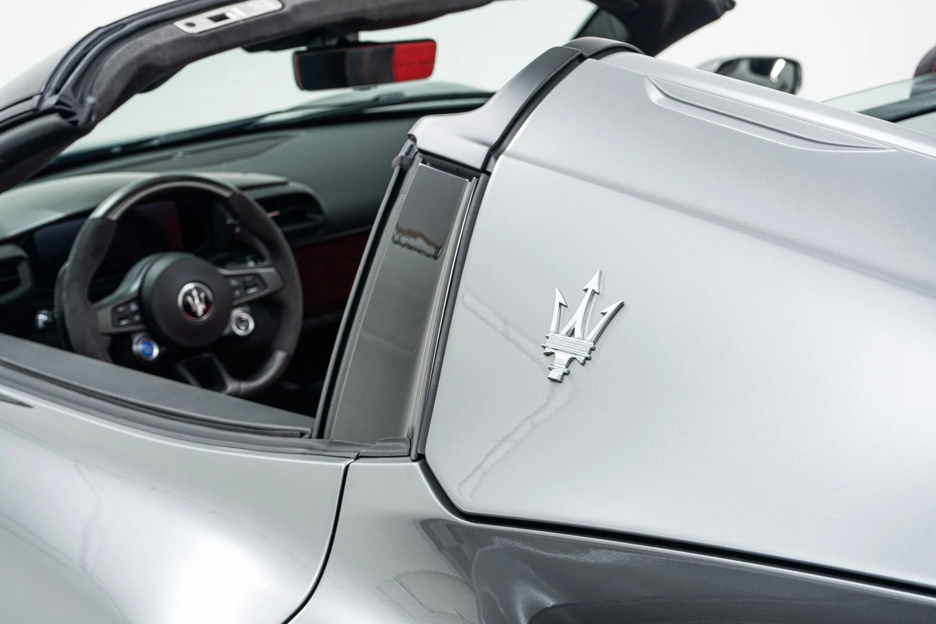 mph036_2620993008_Used_2023_Maserati_MC_20_Cielo_351_Miles_Lightweight_Racing_Seats_Interior_Carbon_Fiber_Package_1774034660_90dfdfb2ff