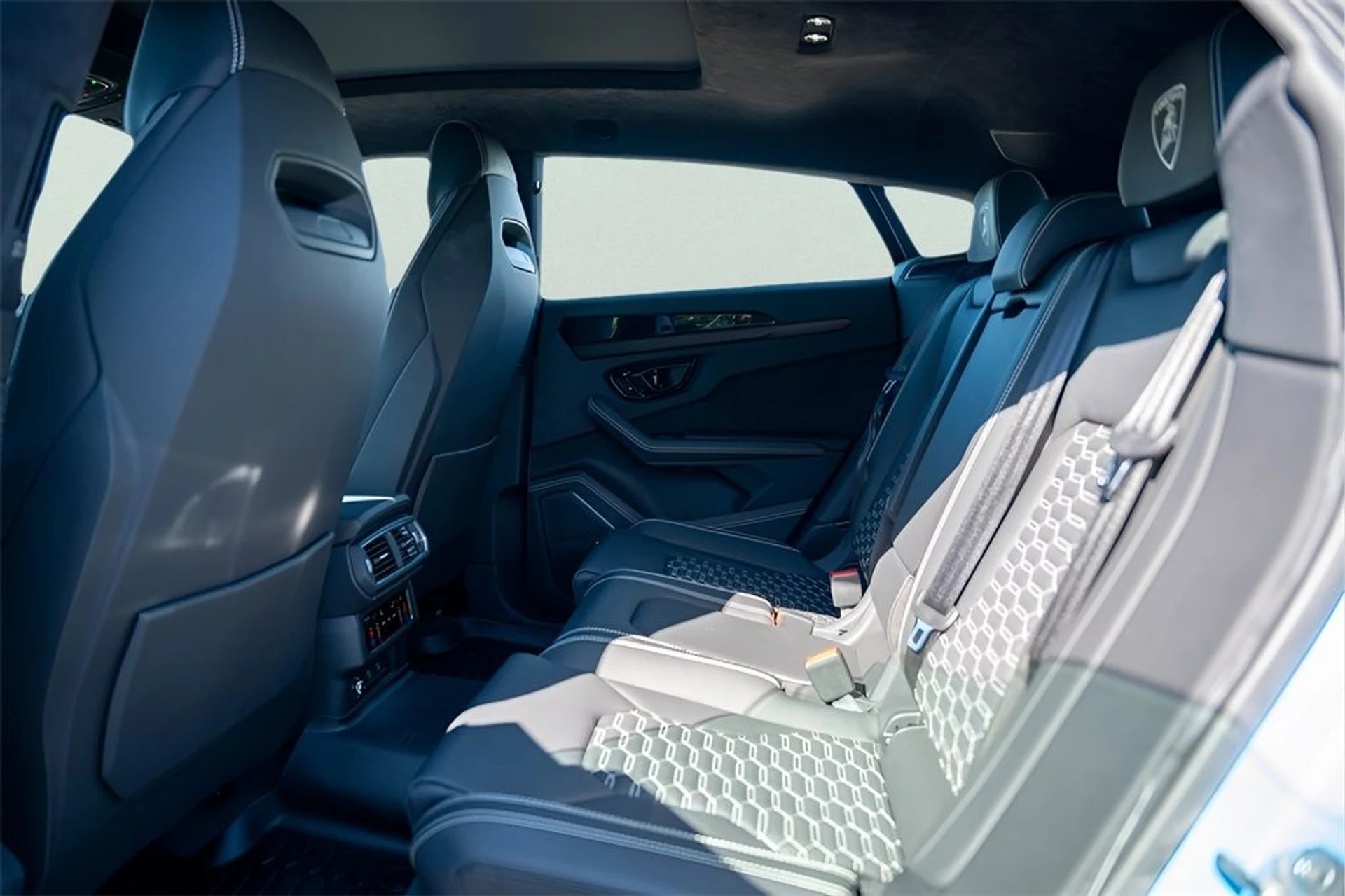 mph036_2623388004_image_38_bec62ee154