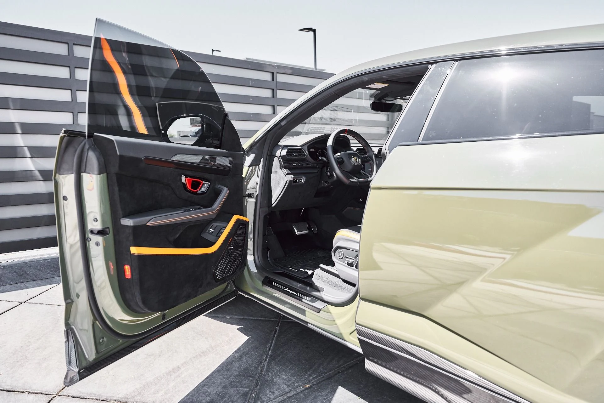mph036_2626503616_Used_2023_Lamborghini_Urus_Performante_1778288920_754f98f0b7