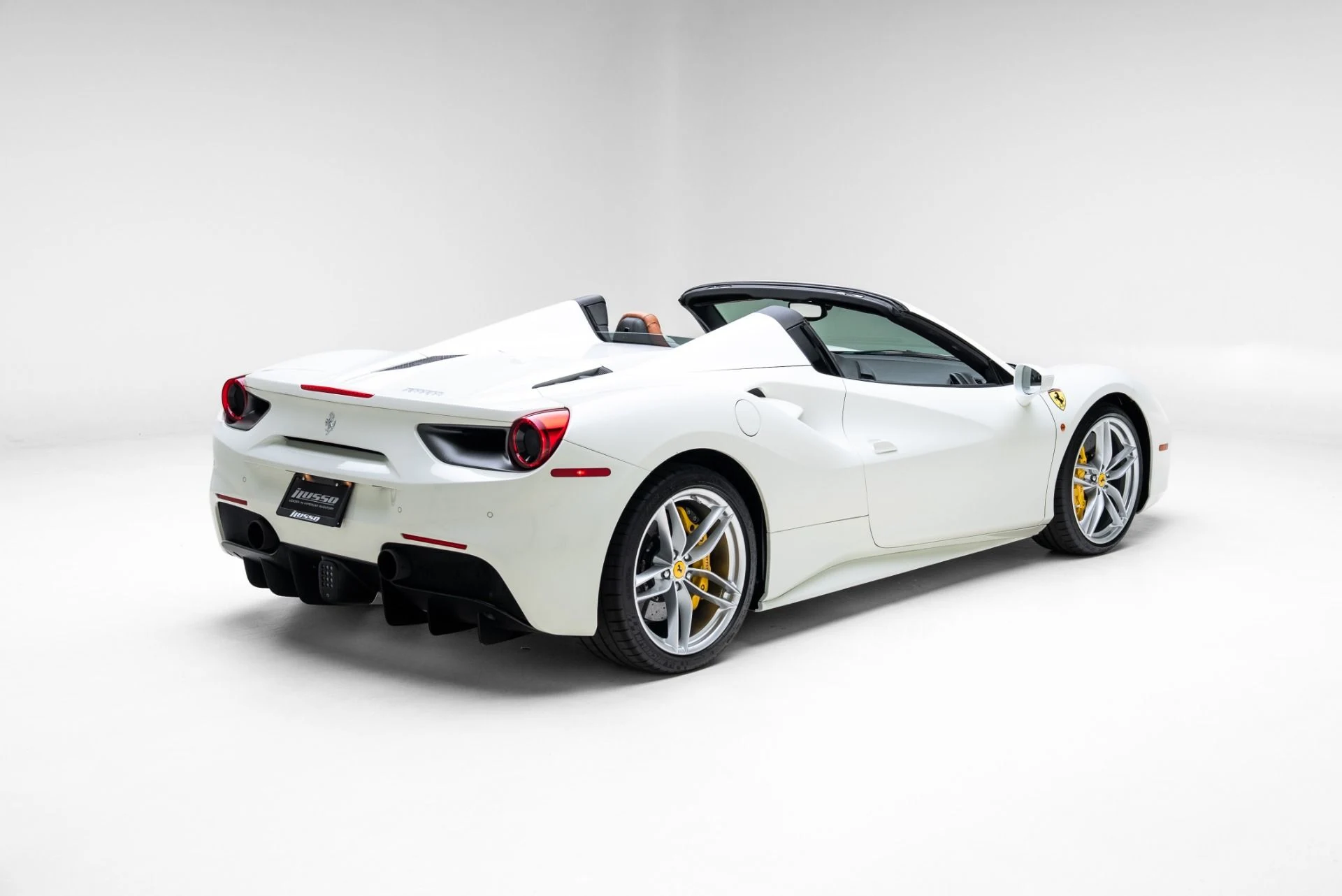 mph036_2633677860_Used_2018_Ferrari_488_Spider_1774383951_b9ff994164