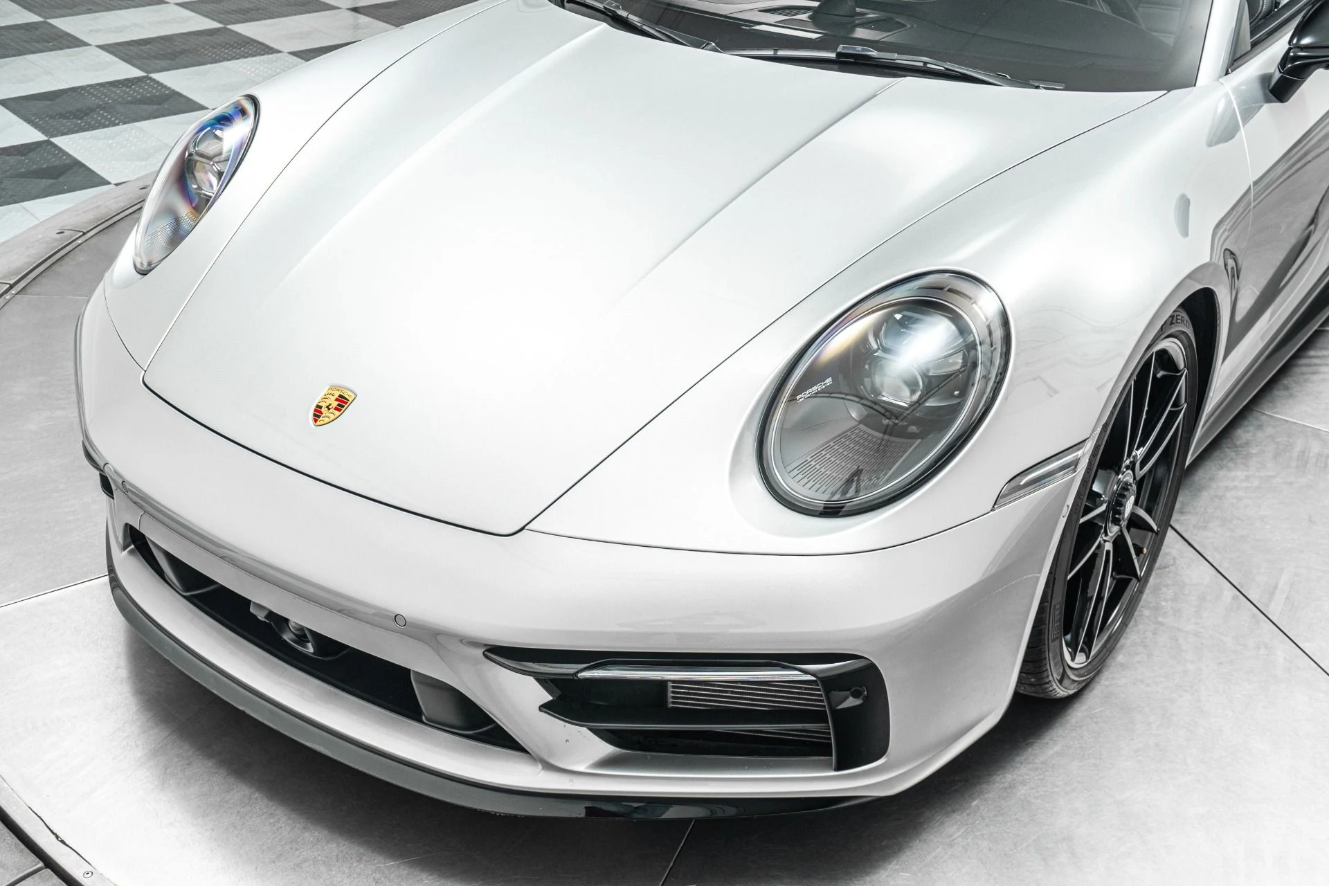 mph036_2641524847_Used_2022_Porsche_911_Targa_4_GTS_1781103510_1029786753