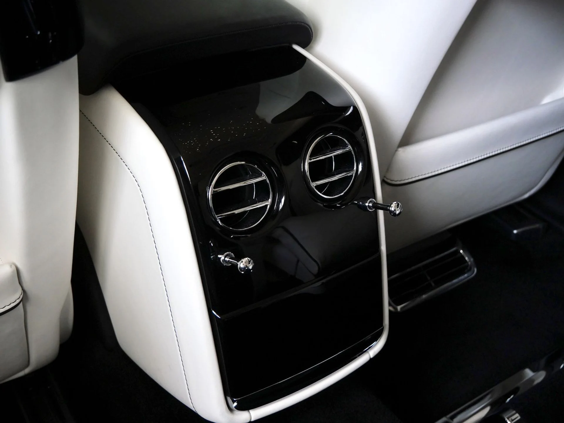 mph036_2642648572_ffe41ec68f2a11b0ab3075a7e24de4b1x_8e1f183185