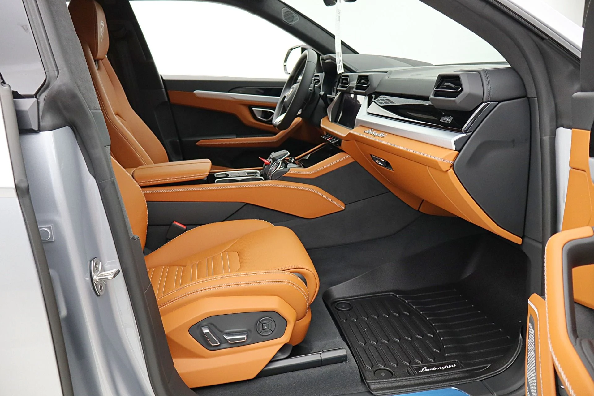 mph036_2651837821_Used_2026_Lamborghini_Urus_SELEASE_OPTIONS_AVAILABLE_b4aa8a32b1