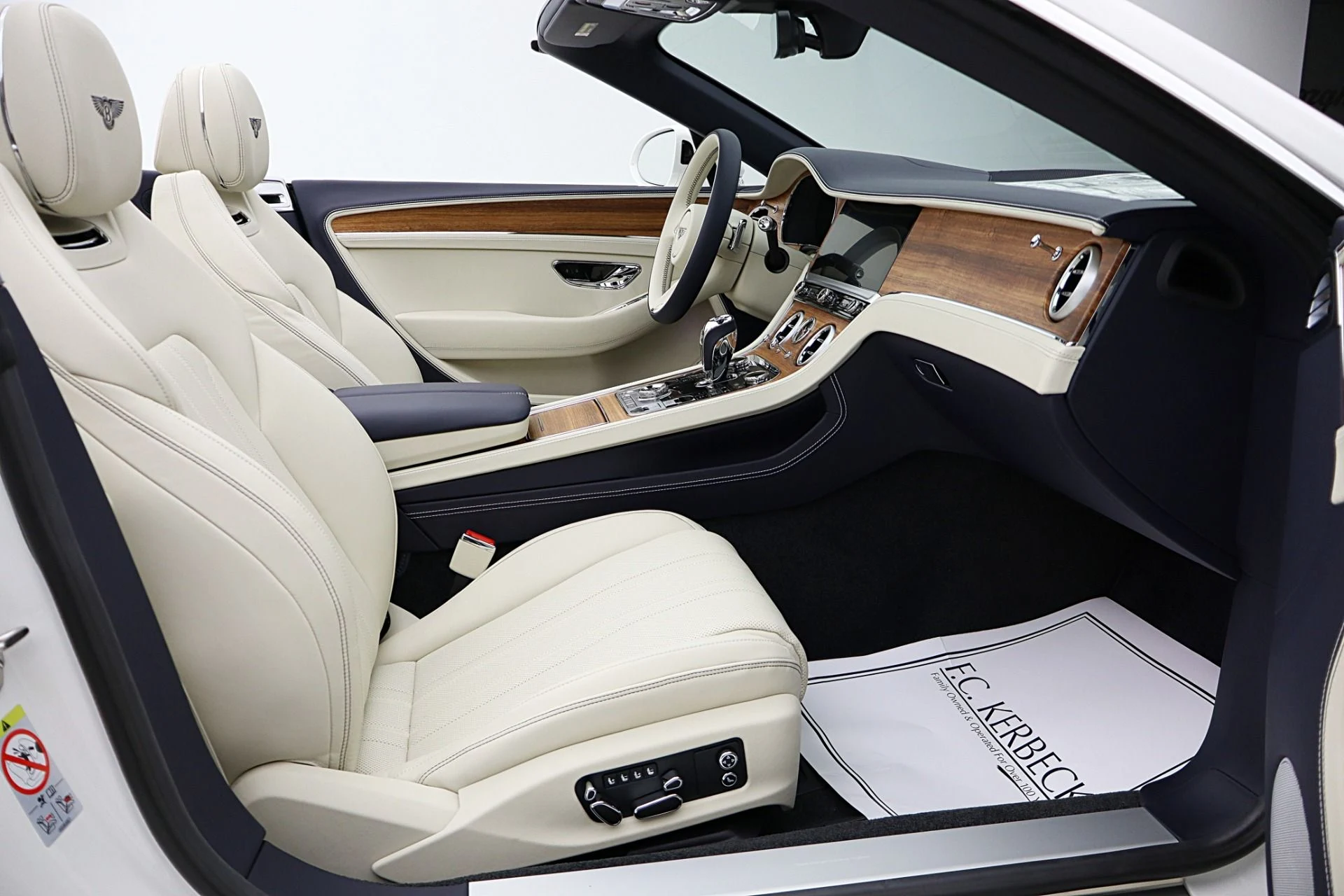 mph036_2665653223_New_2026_Bentley_Continental_GTC_5eb59b25ae