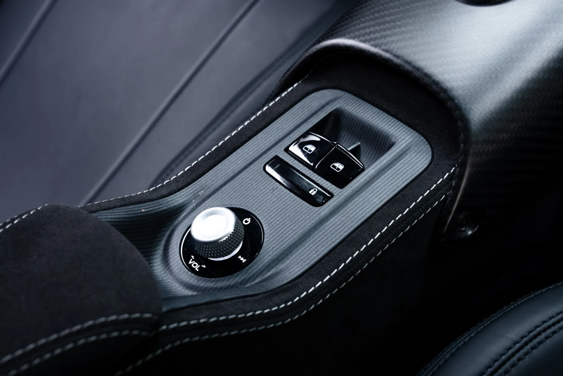 mph036_2668240943_Used_2023_Maserati_MC_20_1771372792_eee4da0866