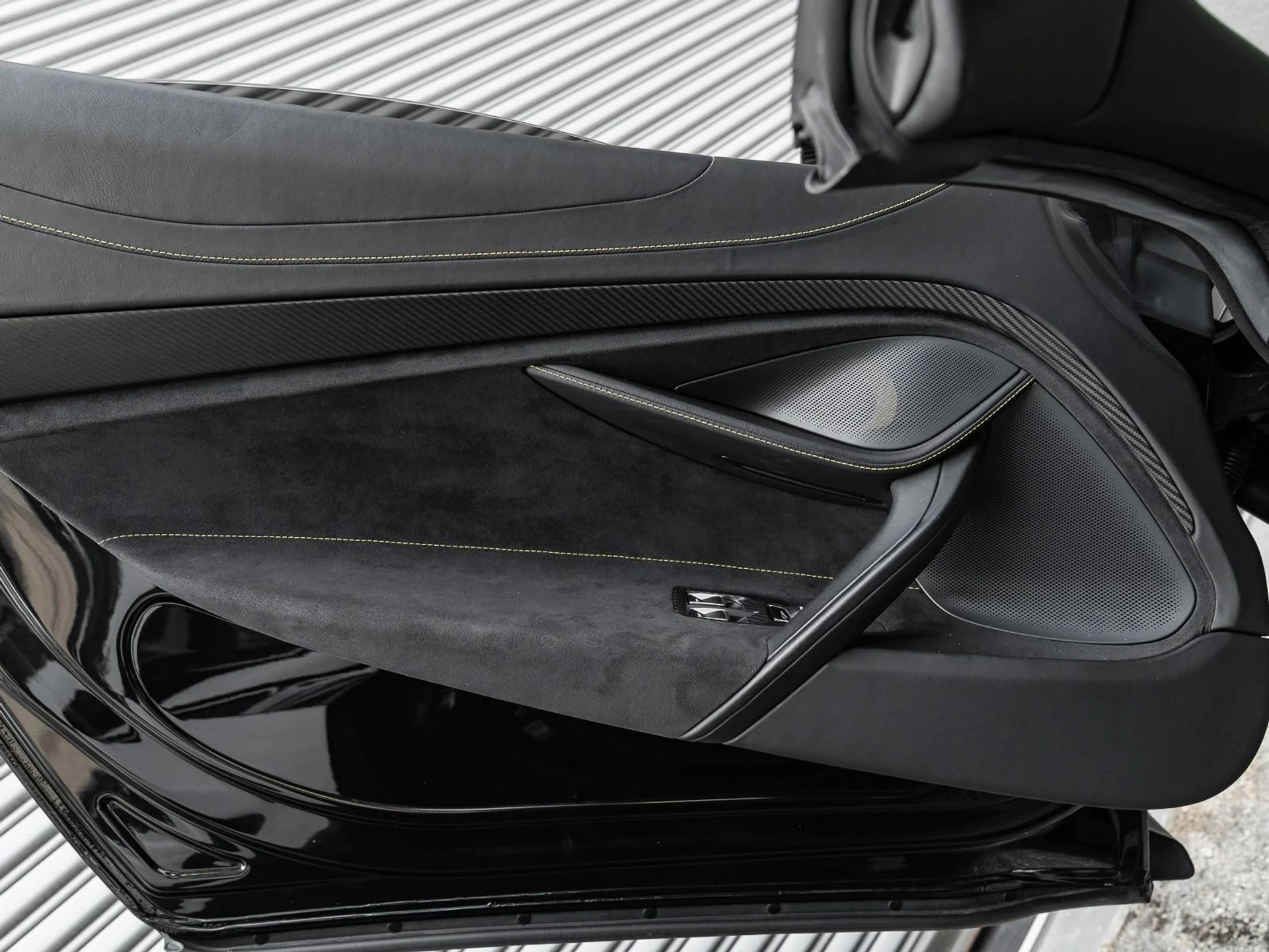 mph036_2676788858_Used_2022_Mc_Laren_720_S_1756483731_9f570e38bb