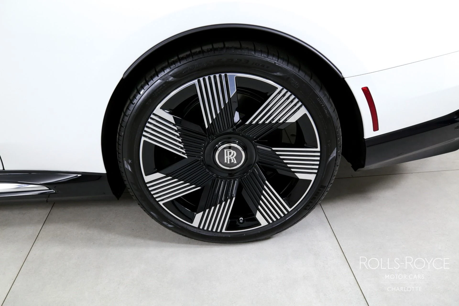 mph036_2678426885_Used_2024_Rolls_Royce_Spectre_1744409086_46788276d7