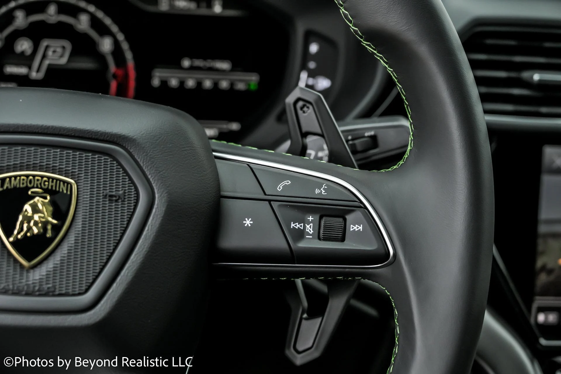 mph036_2699306788_Used_2024_Lamborghini_Urus_S_1766655597_86cfe529a4