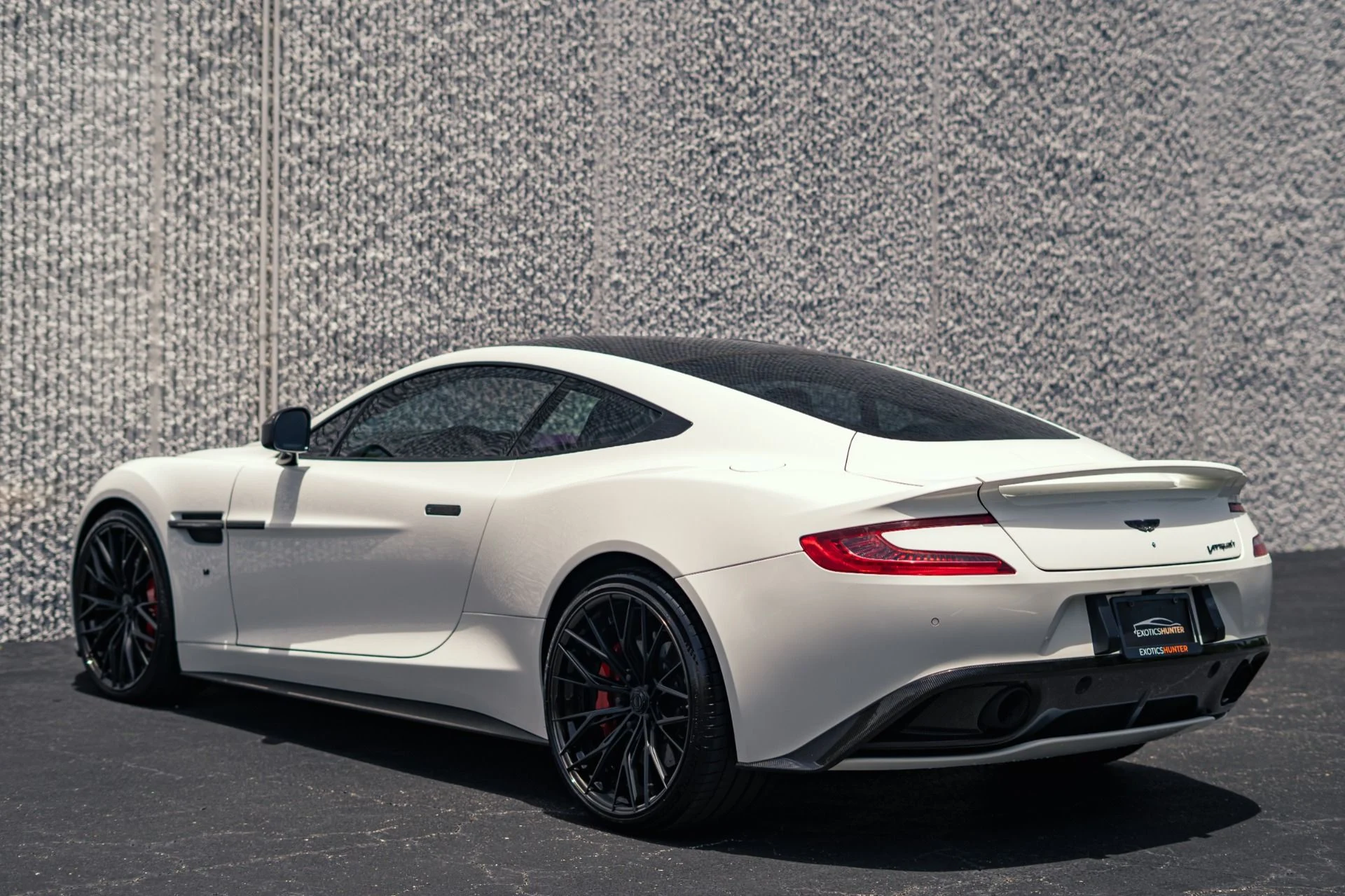 mph036_2700810953_Used_2015_Aston_Martin_Vanquish_Carbon_White_Tasteful_Upgrades_1784056520_9d3482f93a