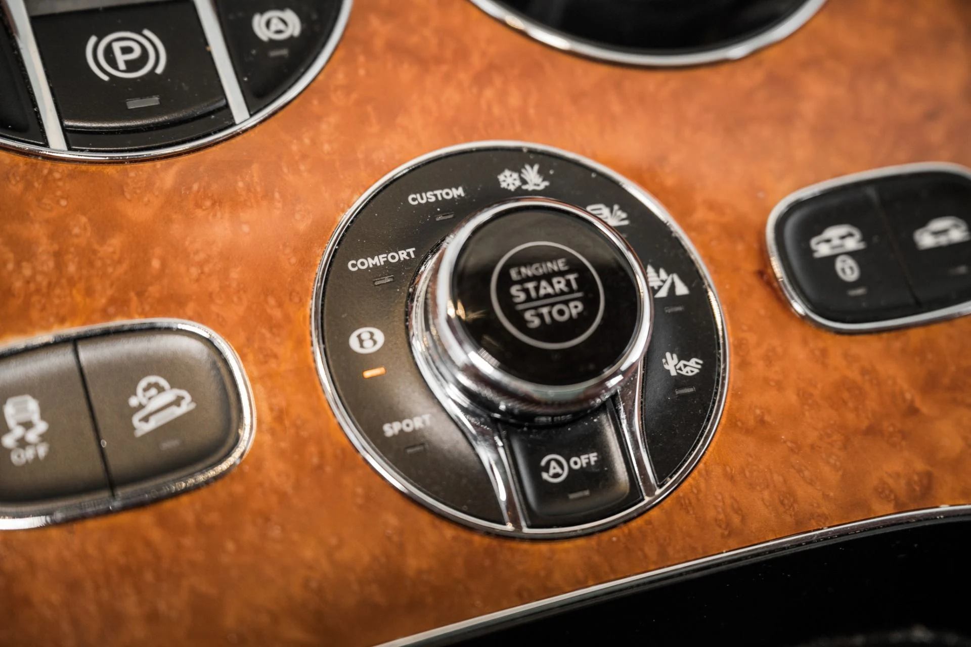mph036_2706430293_Used_2017_Bentley_Bentayga_W12_1683659120_c1352c9da4