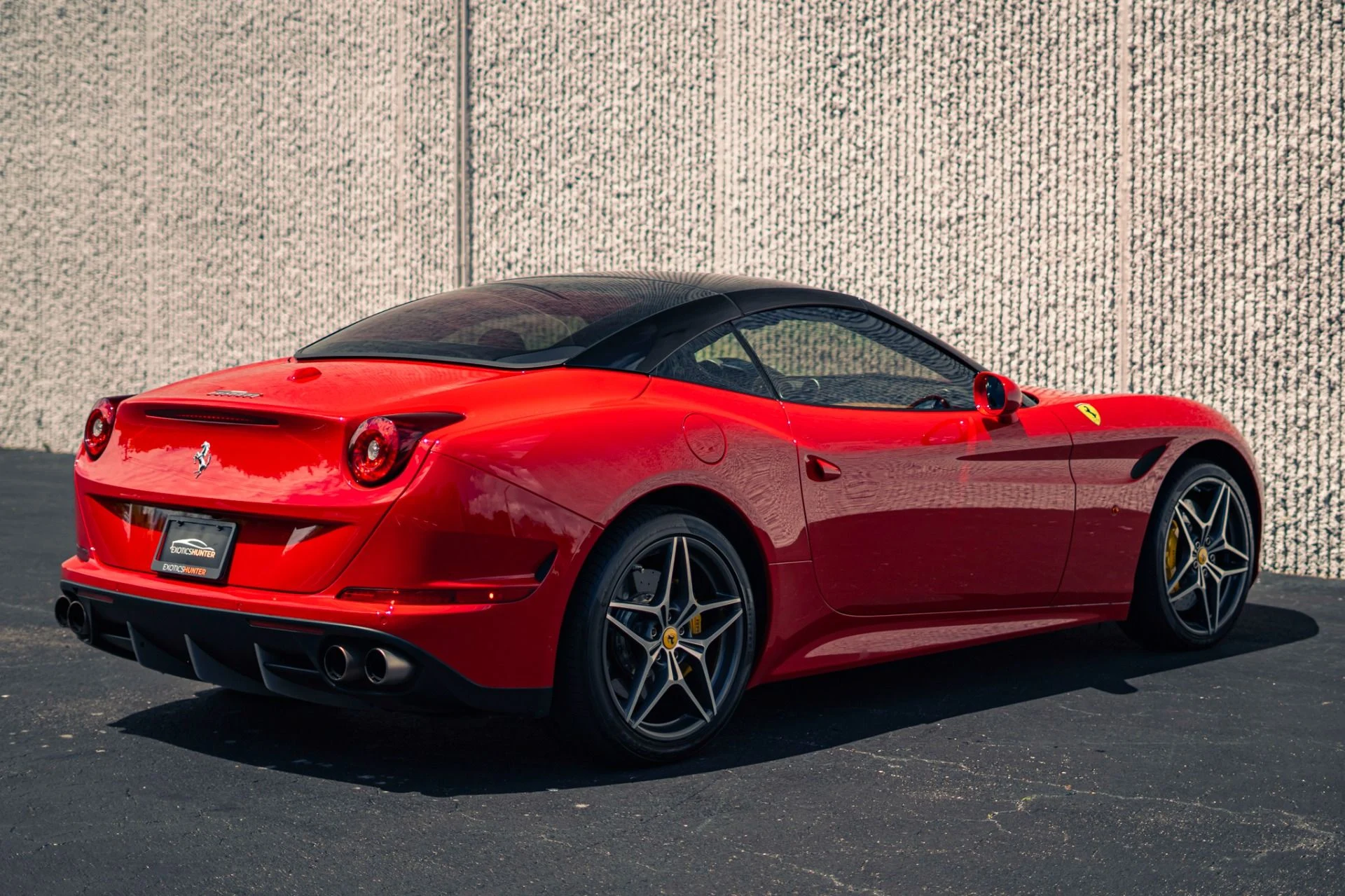 mph036_270901260_Used_2016_Ferrari_California_T_1777481400_50b909576d